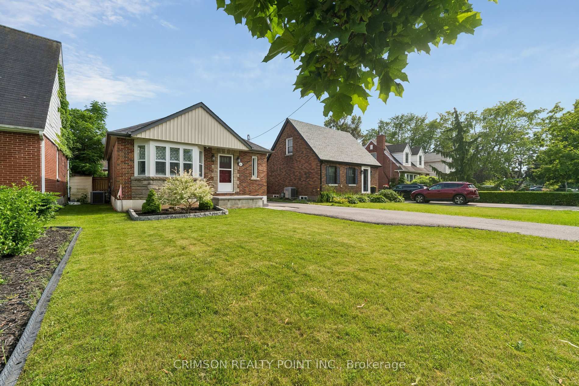 Photo 5 of 503 Athol Street E, Oshawa, Central — HOMEH