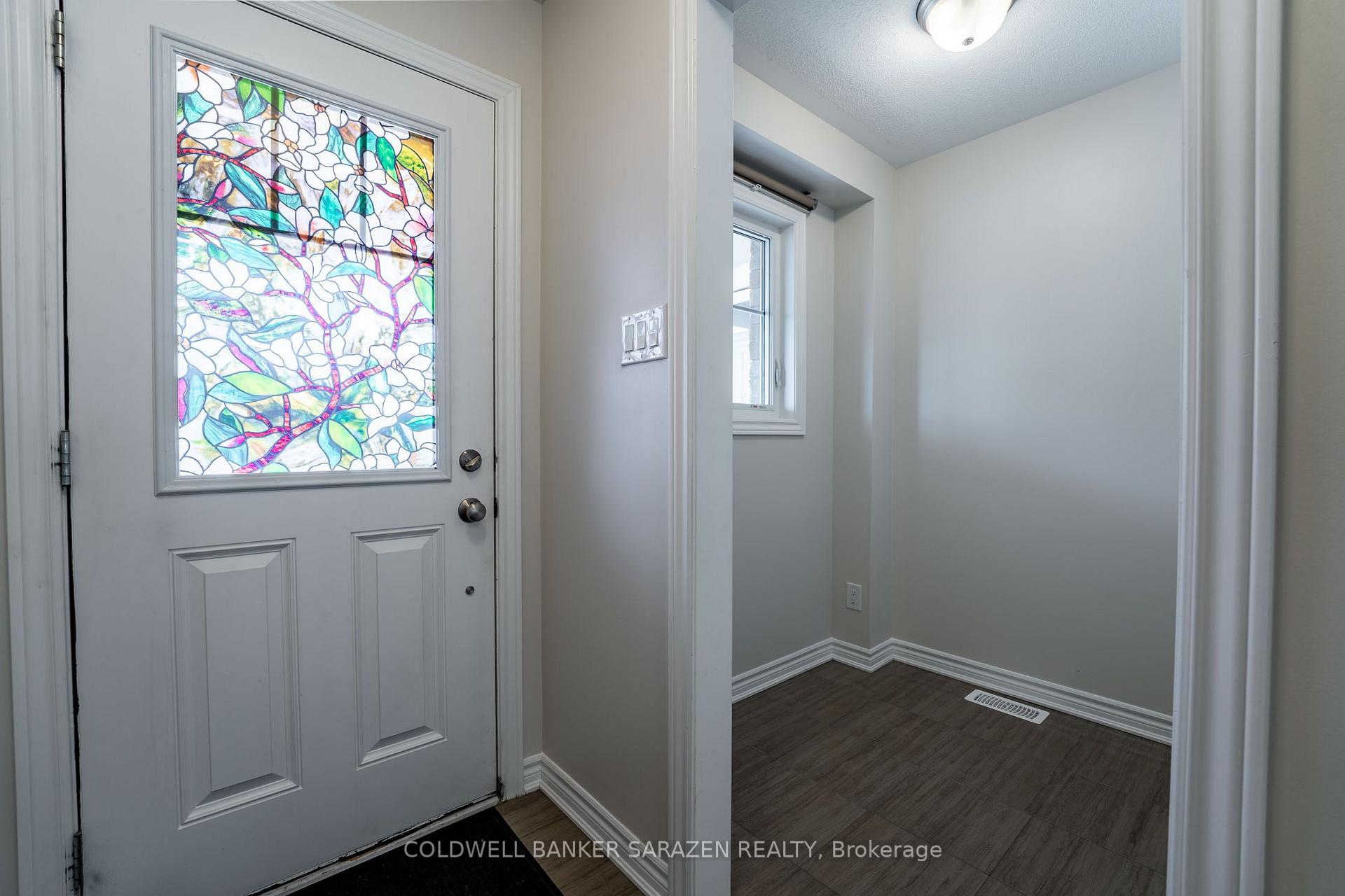 Photo 3 of 590 Roundleaf Way, Ottawa, Kanata - Emerald Meadows/Trailwest — HOMEH