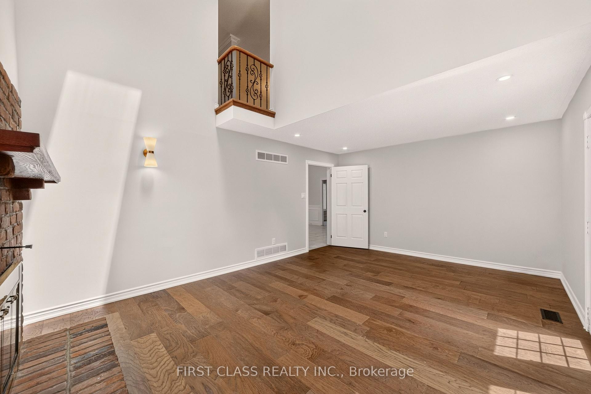 Photo 14 of 30 Ritter Crescent, Markham, Unionville — HOMEH