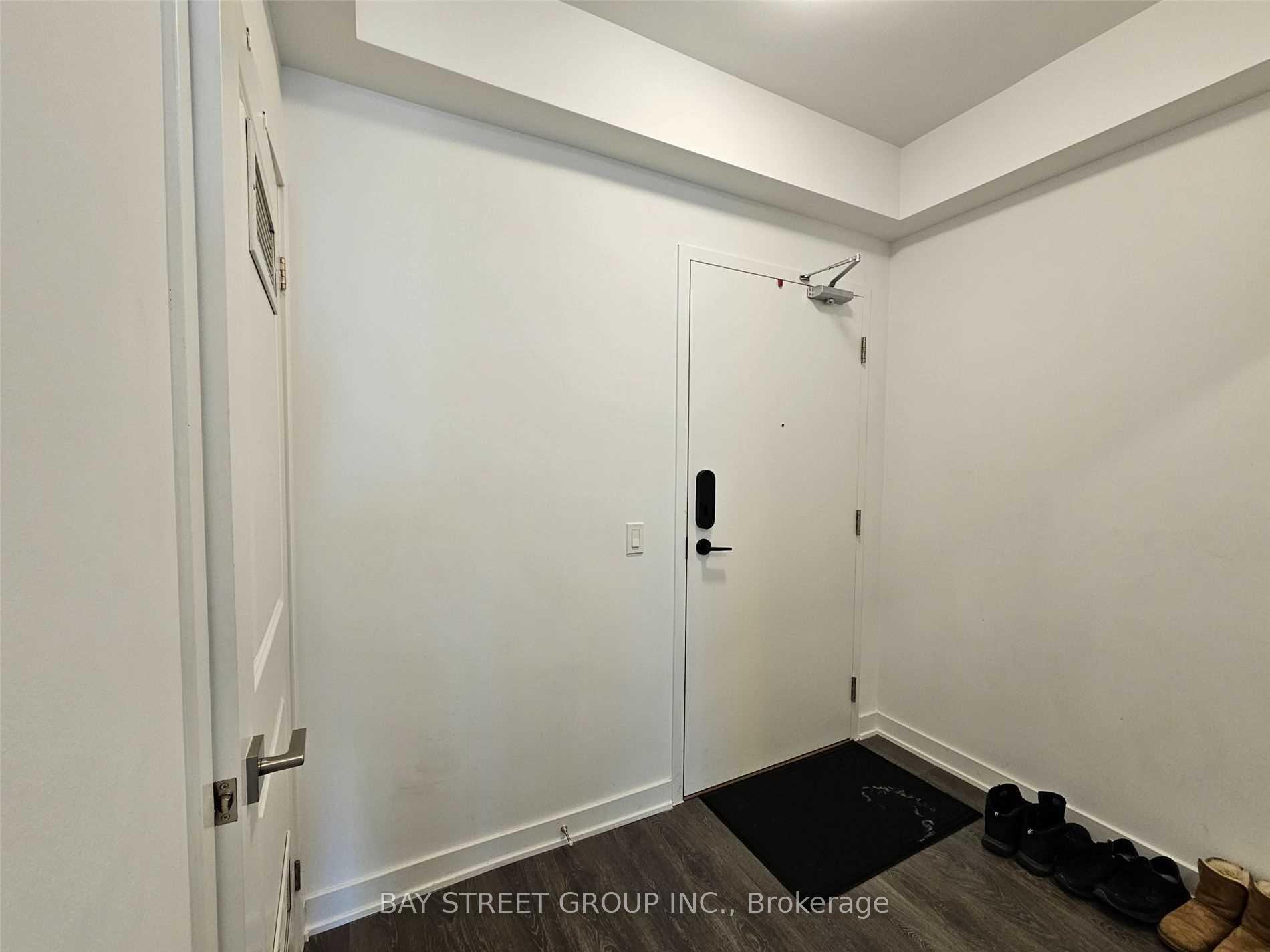 Photo 4 of Unit 1414, 85 Oneida Crescent, Richmond Hill, Langstaff — HOMEH