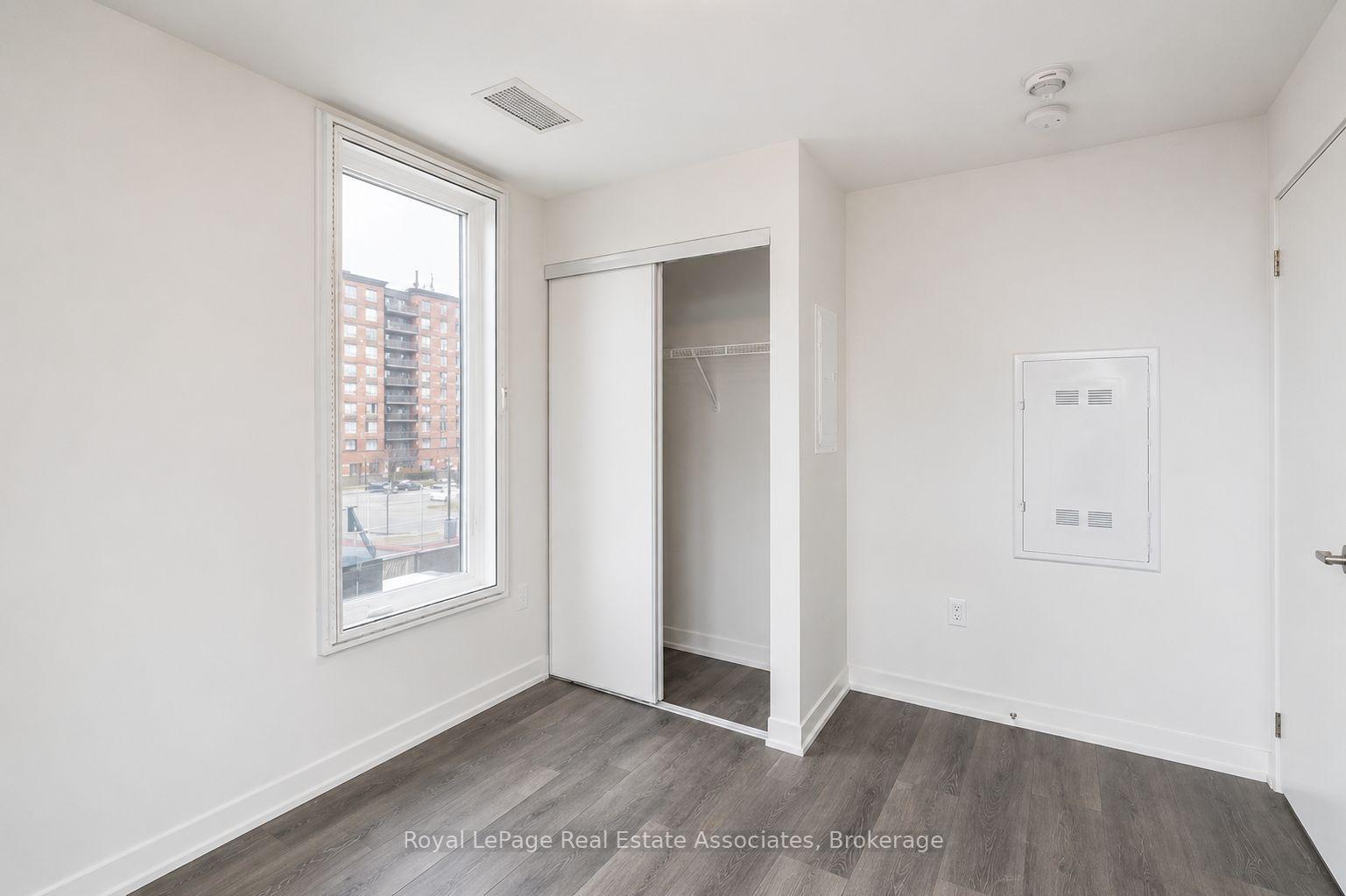 Photo 6 of Unit 312, 3401 Ridgeway Drive, Mississauga, Erin Mills — HOMEH