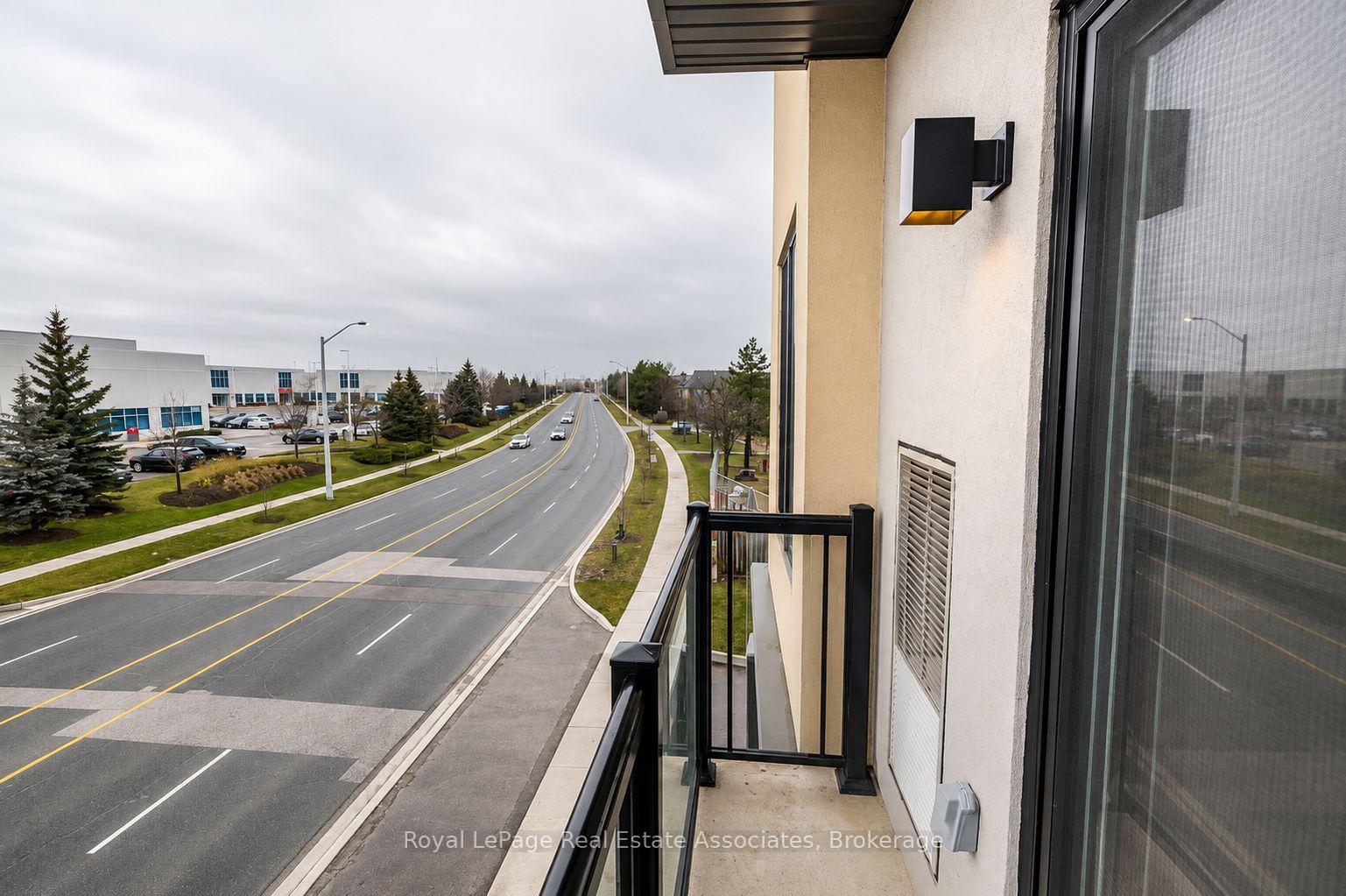 Photo 8 of Unit 312, 3401 Ridgeway Drive, Mississauga, Erin Mills — HOMEH