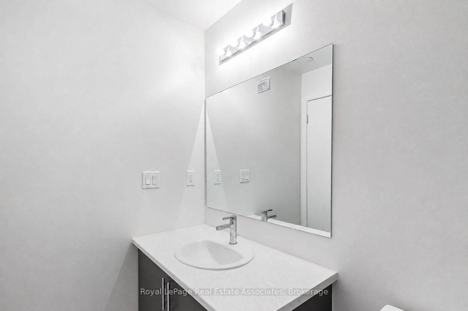 Photo 11 of Unit 312, 3401 Ridgeway Drive, Mississauga, Erin Mills — HOMEH