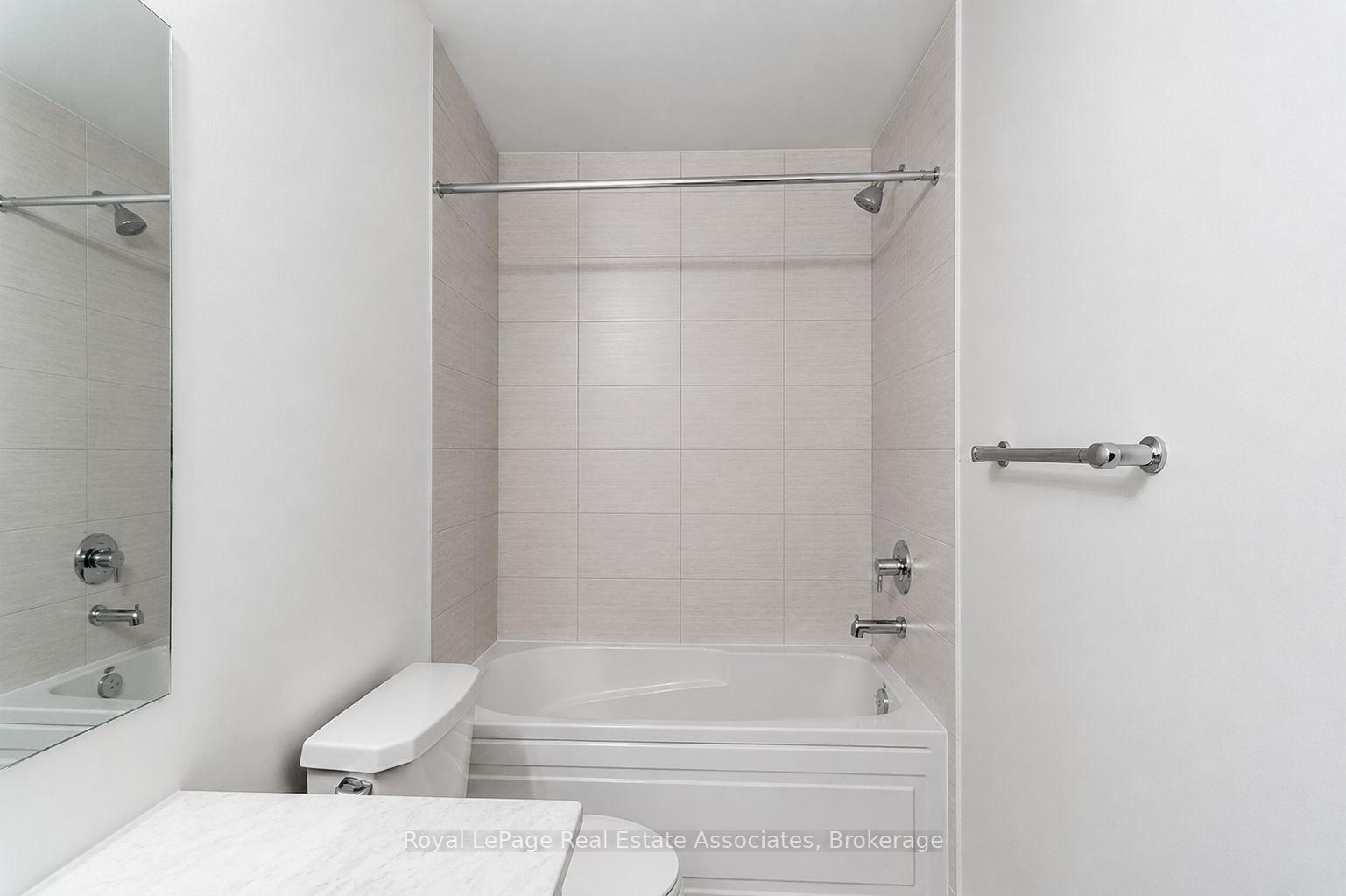 Photo 12 of Unit 312, 3401 Ridgeway Drive, Mississauga, Erin Mills — HOMEH