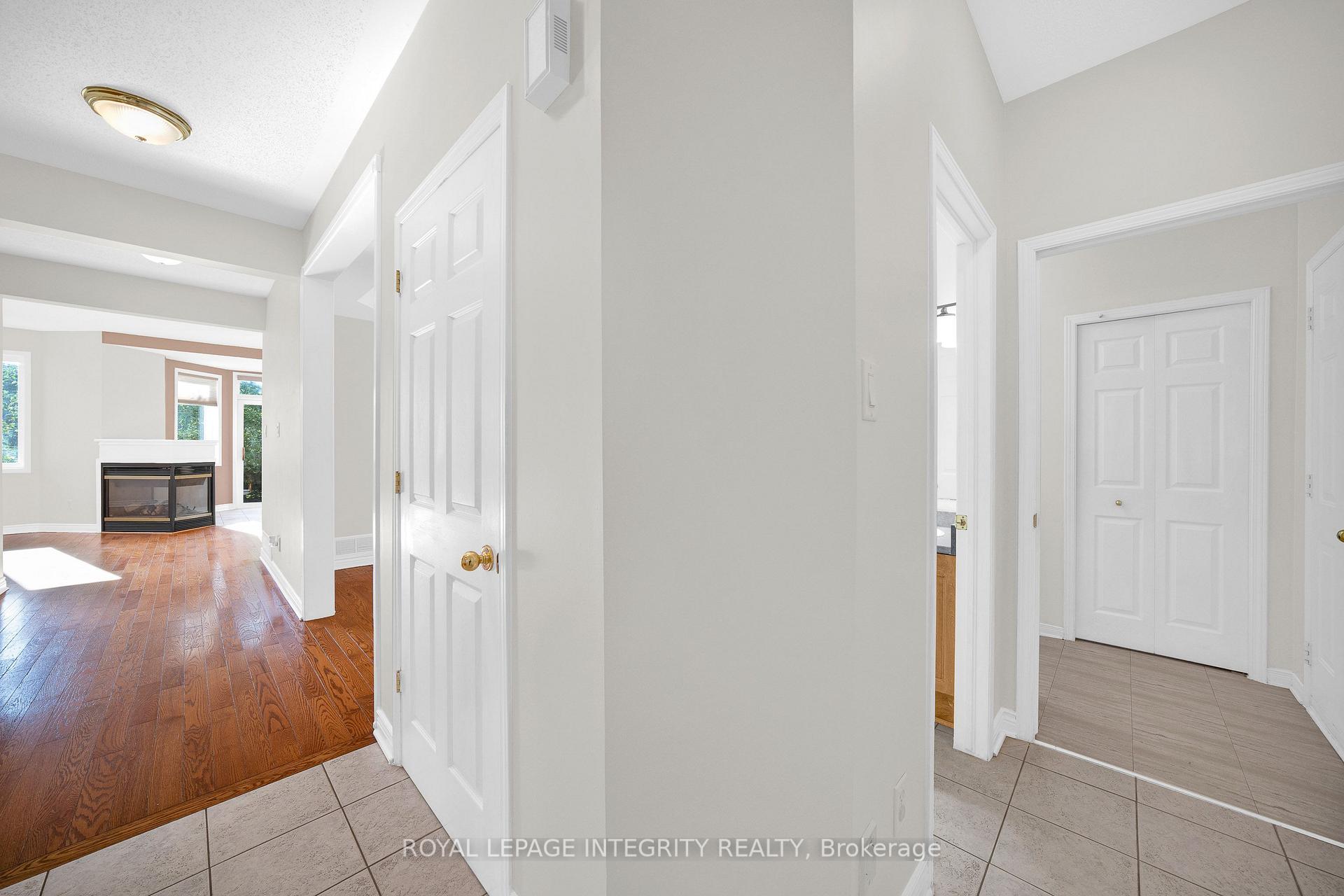 Photo 4 of 33 Norgold Crescent, Ottawa, Kanata - Kanata Lakes/Heritage Hills — HOMEH