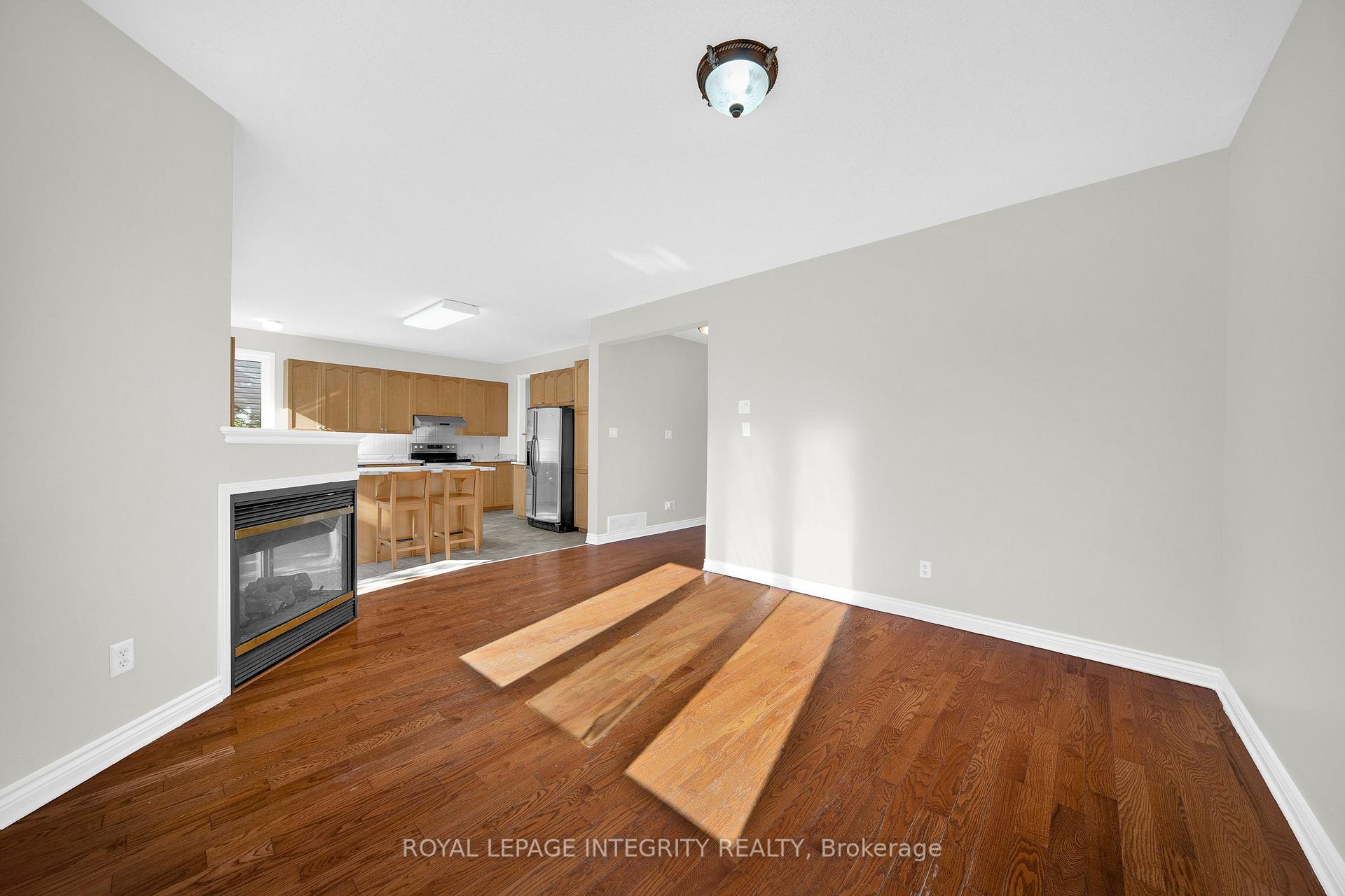 Photo 12 of 33 Norgold Crescent, Ottawa, Kanata - Kanata Lakes/Heritage Hills — HOMEH