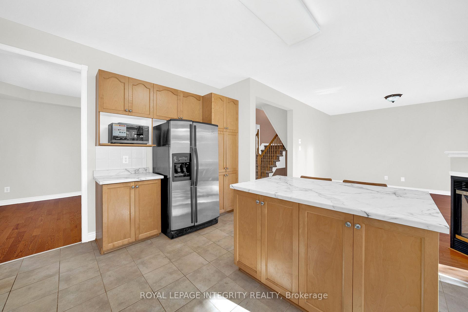 Photo 16 of 33 Norgold Crescent, Ottawa, Kanata - Kanata Lakes/Heritage Hills — HOMEH