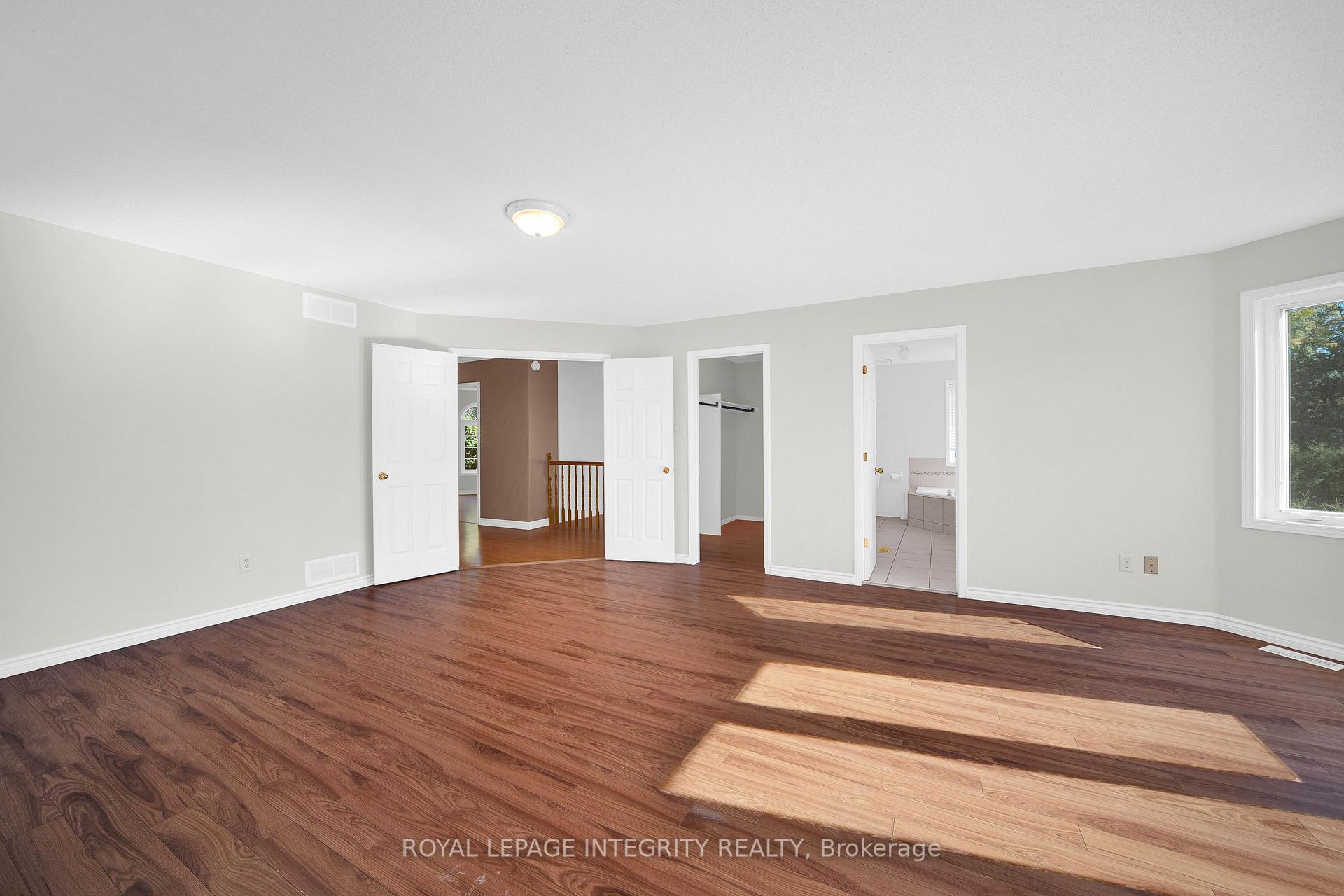 Photo 23 of 33 Norgold Crescent, Ottawa, Kanata - Kanata Lakes/Heritage Hills — HOMEH