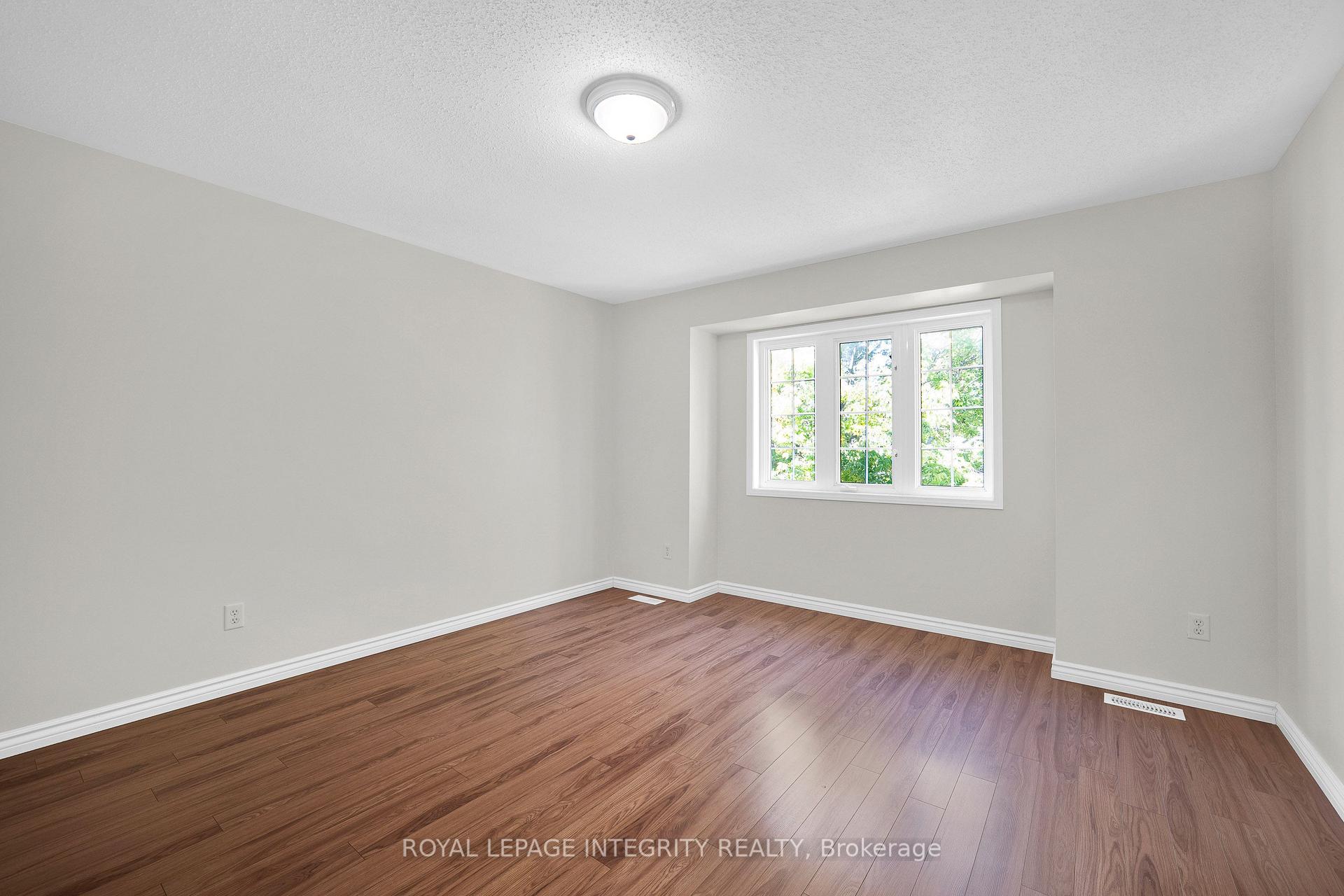Photo 29 of 33 Norgold Crescent, Ottawa, Kanata - Kanata Lakes/Heritage Hills — HOMEH