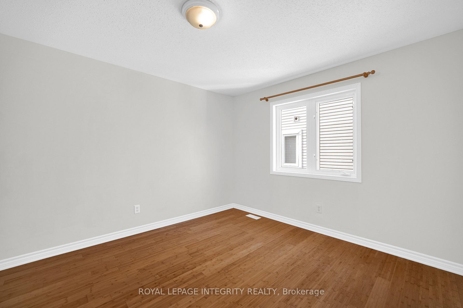 Photo 32 of 33 Norgold Crescent, Ottawa, Kanata - Kanata Lakes/Heritage Hills — HOMEH