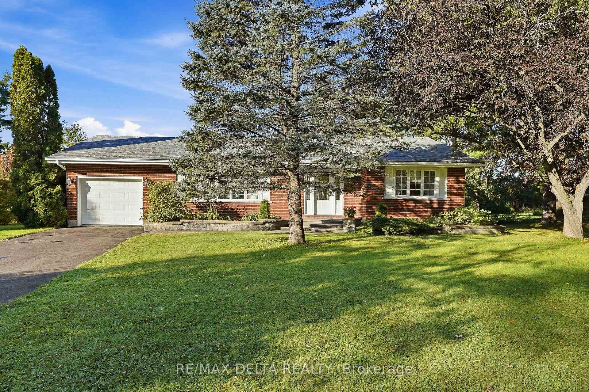 Photo 3 of 77 Front Road W, Champlain, Champlain Twp — HOMEH