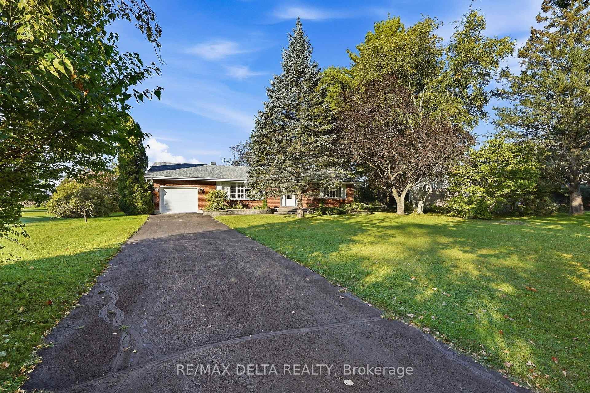 Photo 5 of 77 Front Road W, Champlain, Champlain Twp — HOMEH