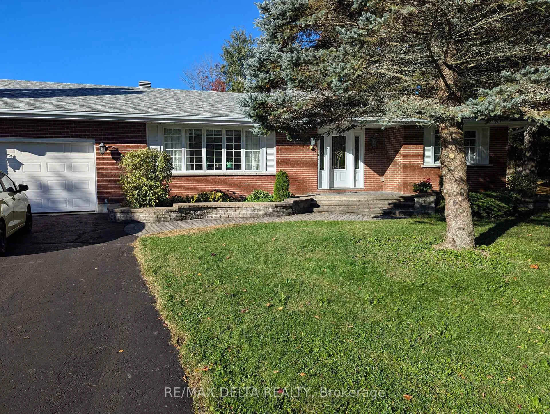 Photo 1 of 77 Front Road W, Champlain, Champlain Twp — HOMEH