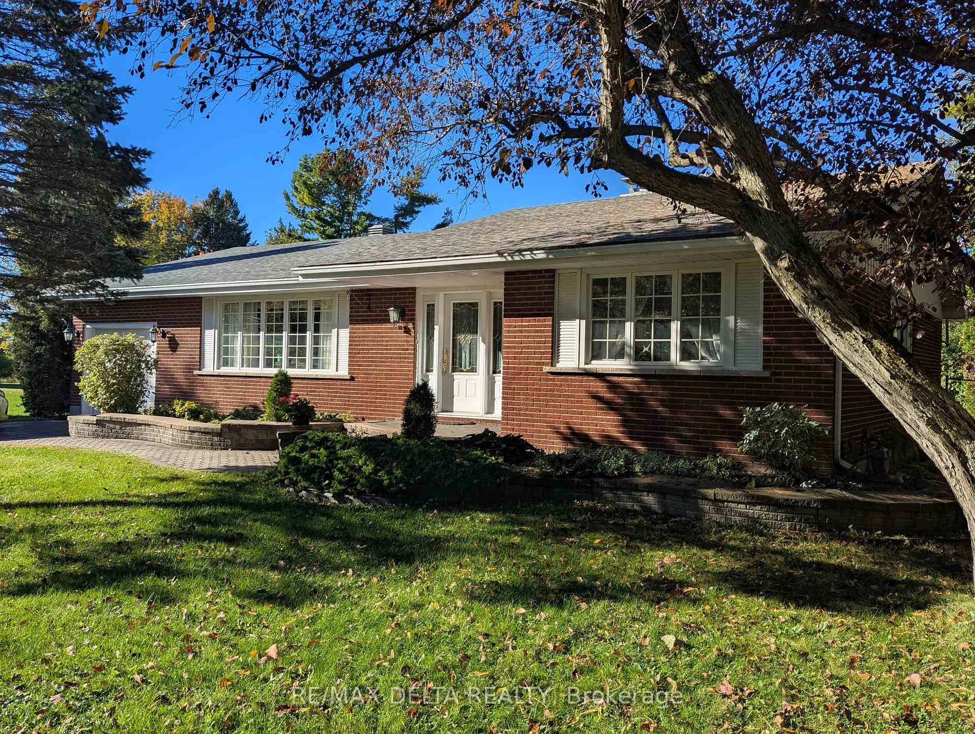 Photo 6 of 77 Front Road W, Champlain, Champlain Twp — HOMEH