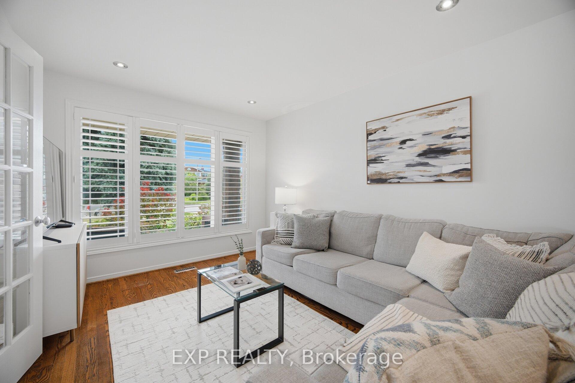 Photo 6 of 70 Embassy Drive, Vaughan, East Woodbridge — HOMEH