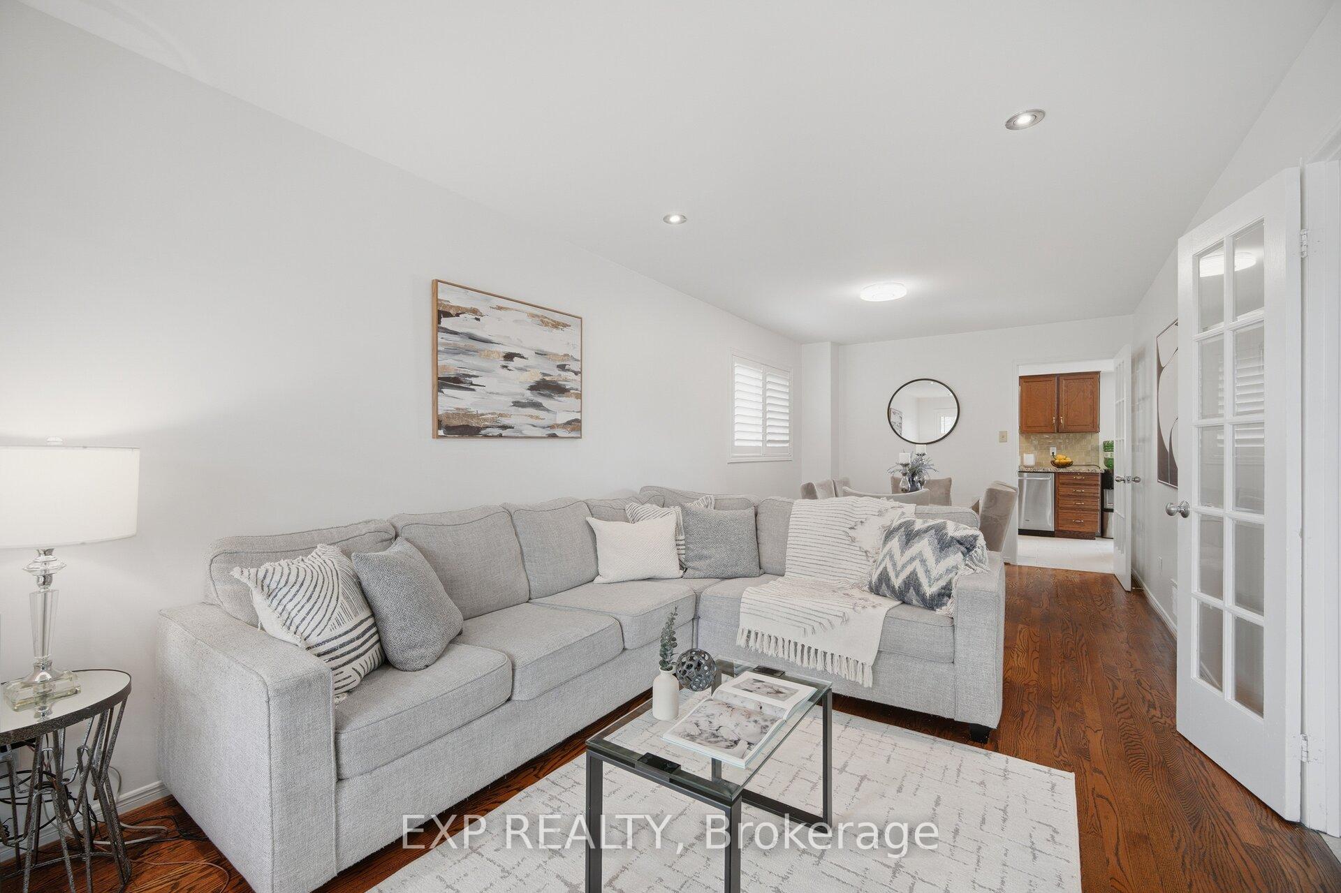 Photo 7 of 70 Embassy Drive, Vaughan, East Woodbridge — HOMEH