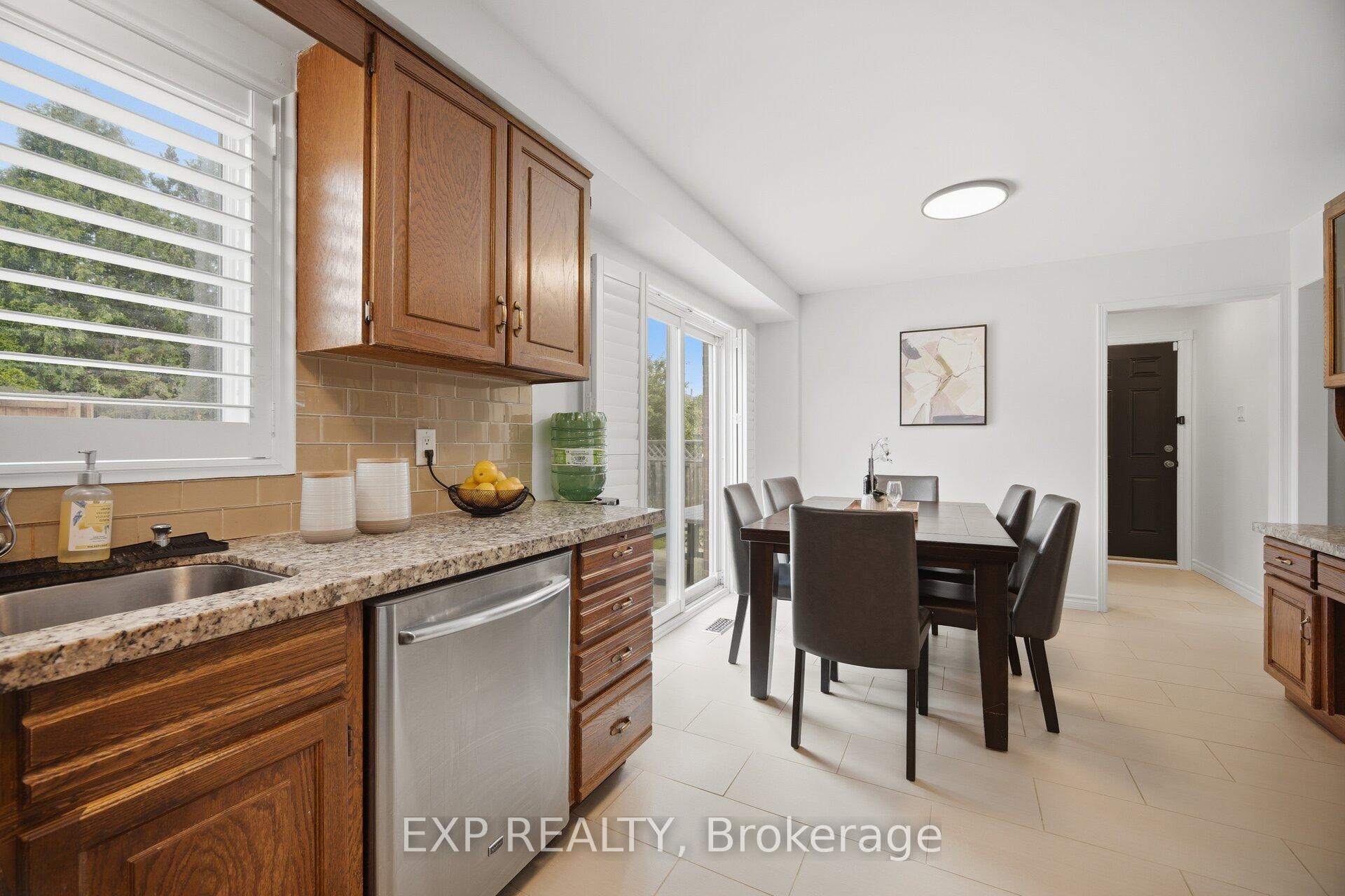Photo 12 of 70 Embassy Drive, Vaughan, East Woodbridge — HOMEH