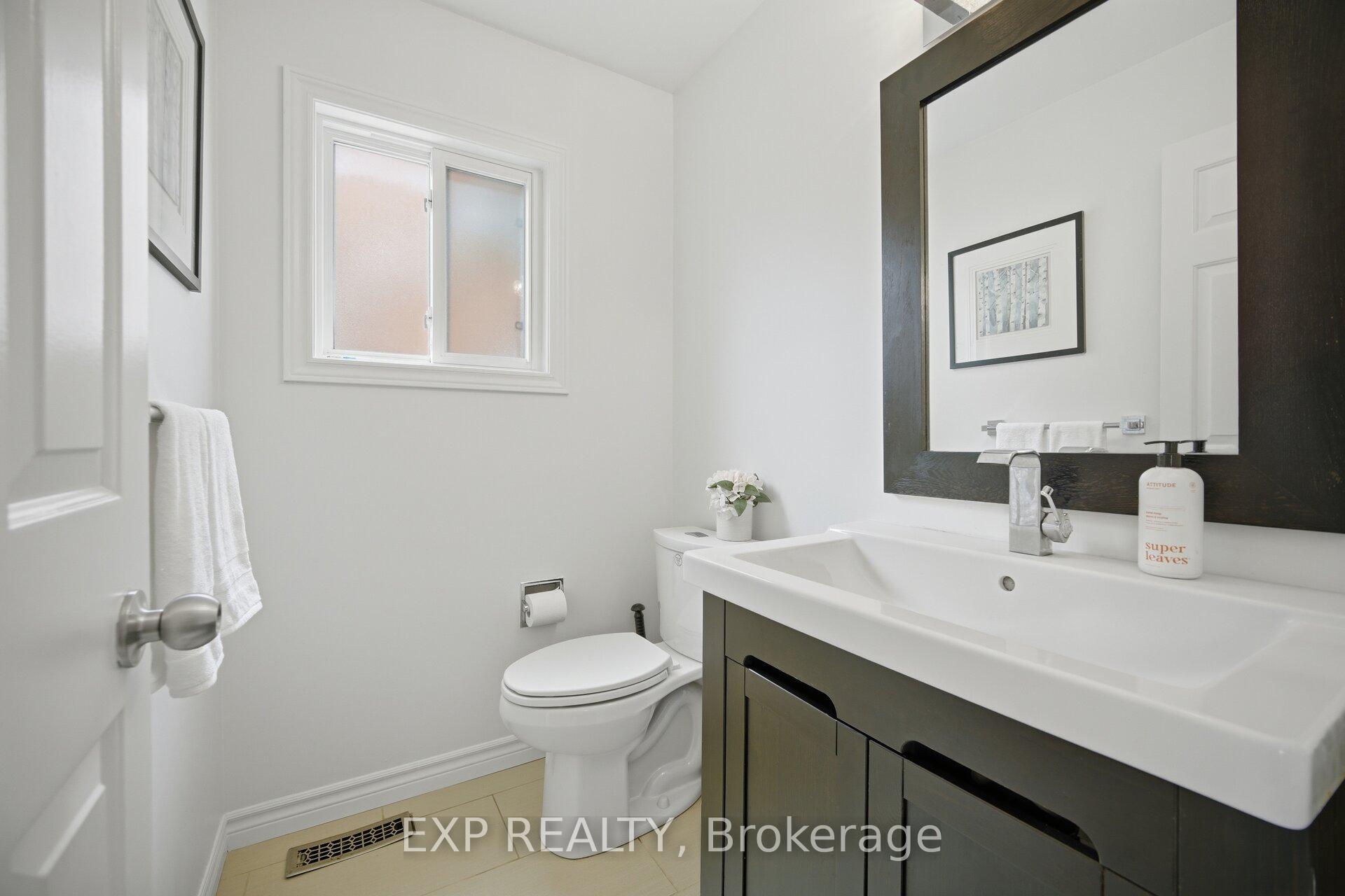 Photo 14 of 70 Embassy Drive, Vaughan, East Woodbridge — HOMEH