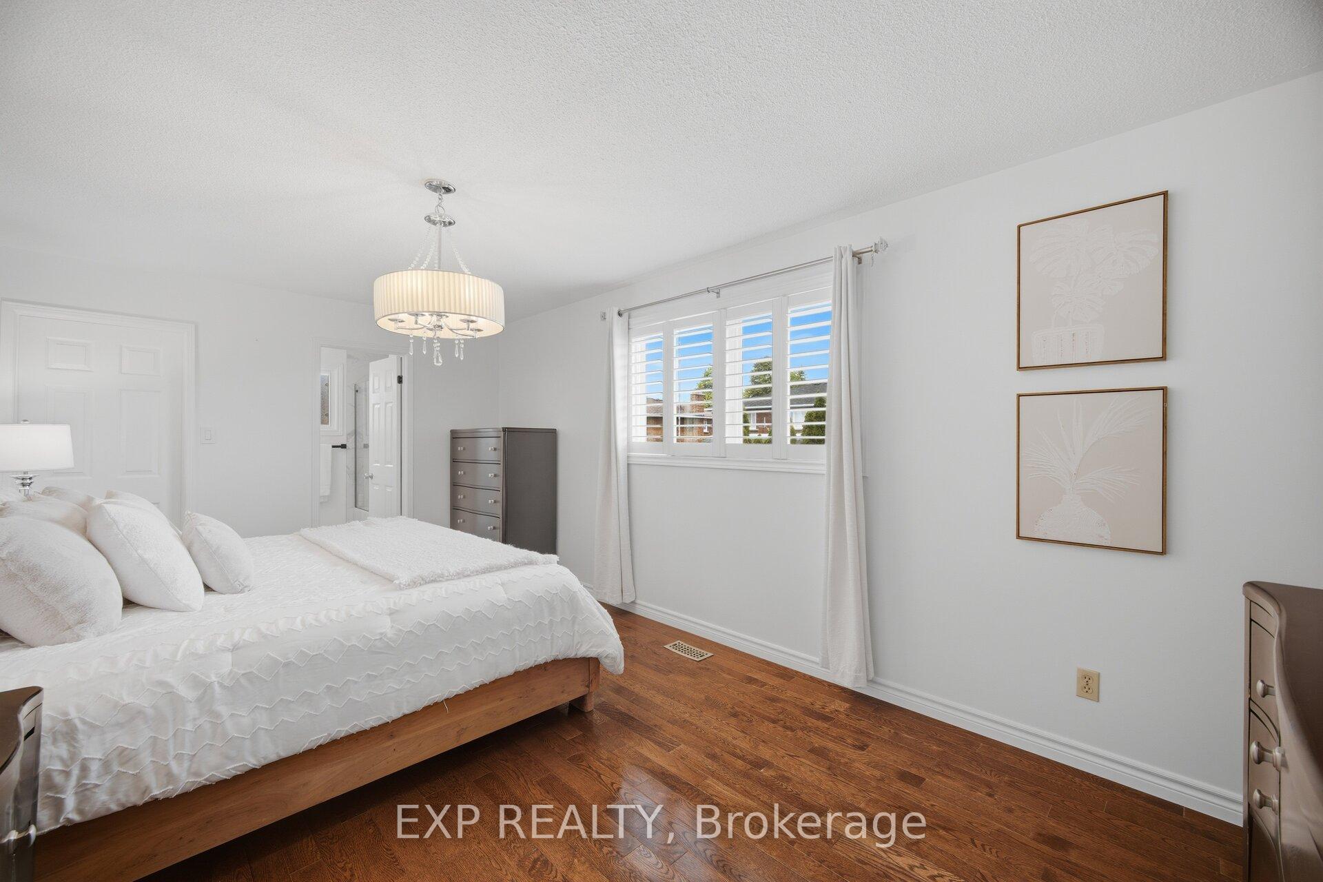 Photo 18 of 70 Embassy Drive, Vaughan, East Woodbridge — HOMEH