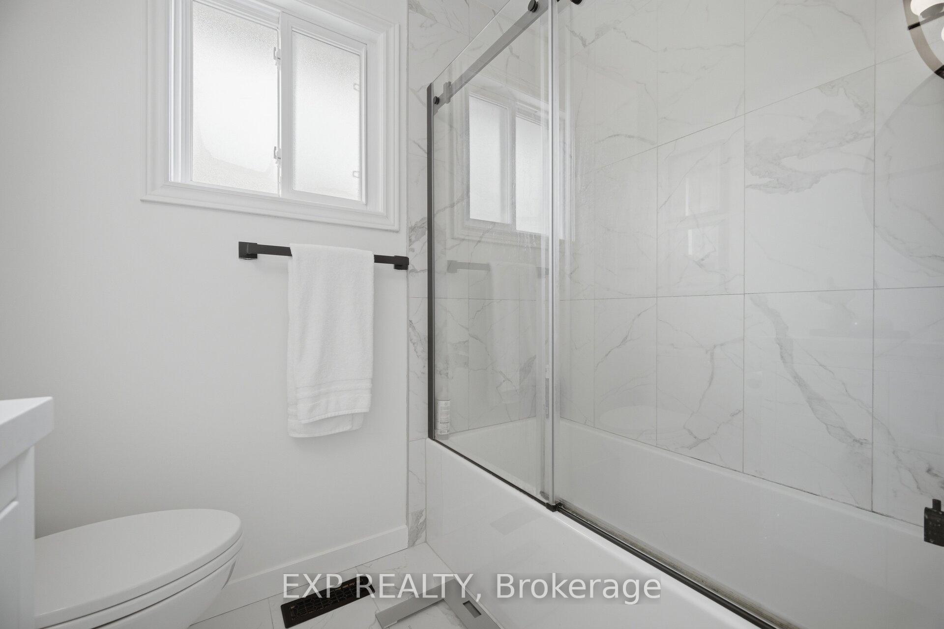 Photo 22 of 70 Embassy Drive, Vaughan, East Woodbridge — HOMEH