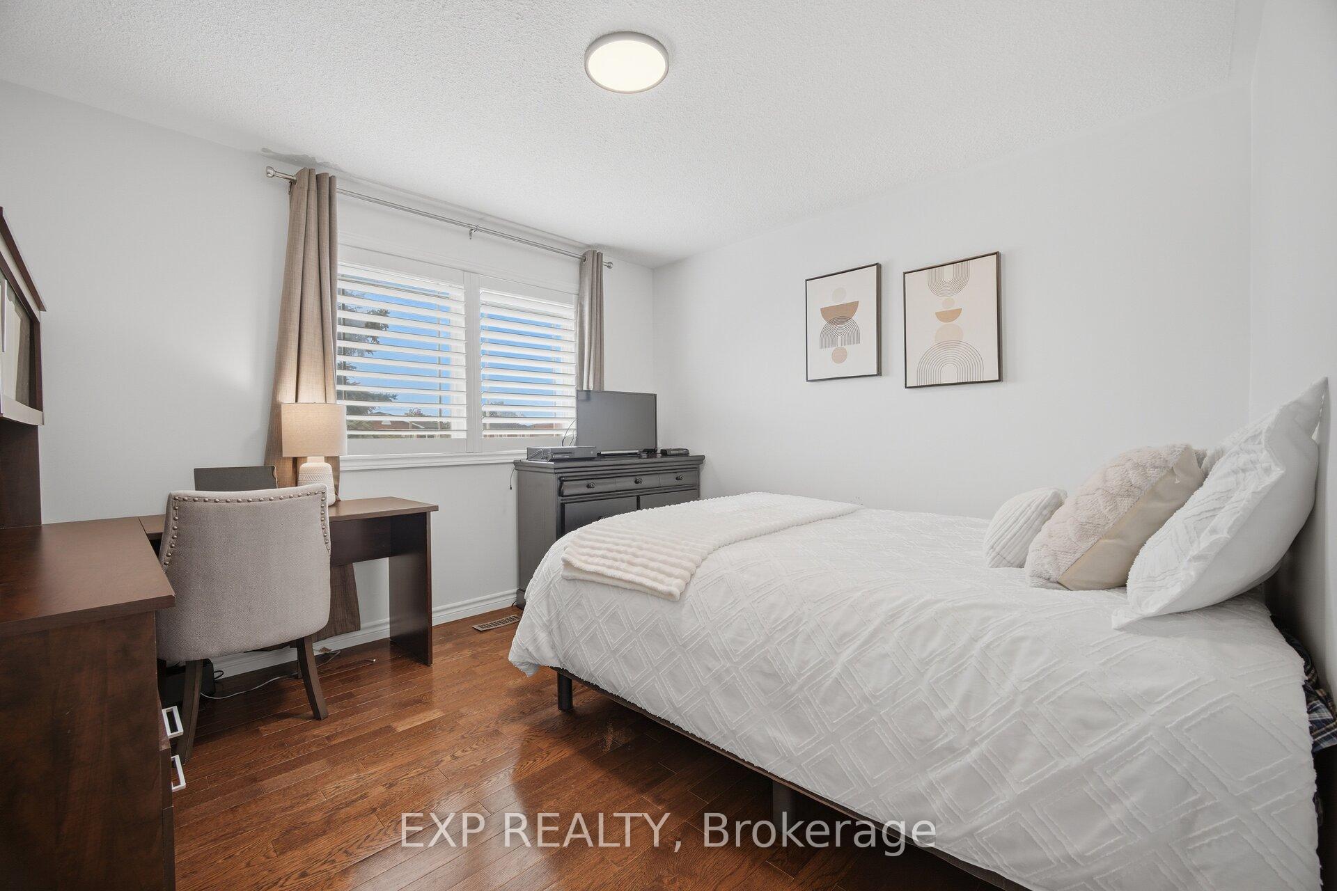 Photo 24 of 70 Embassy Drive, Vaughan, East Woodbridge — HOMEH