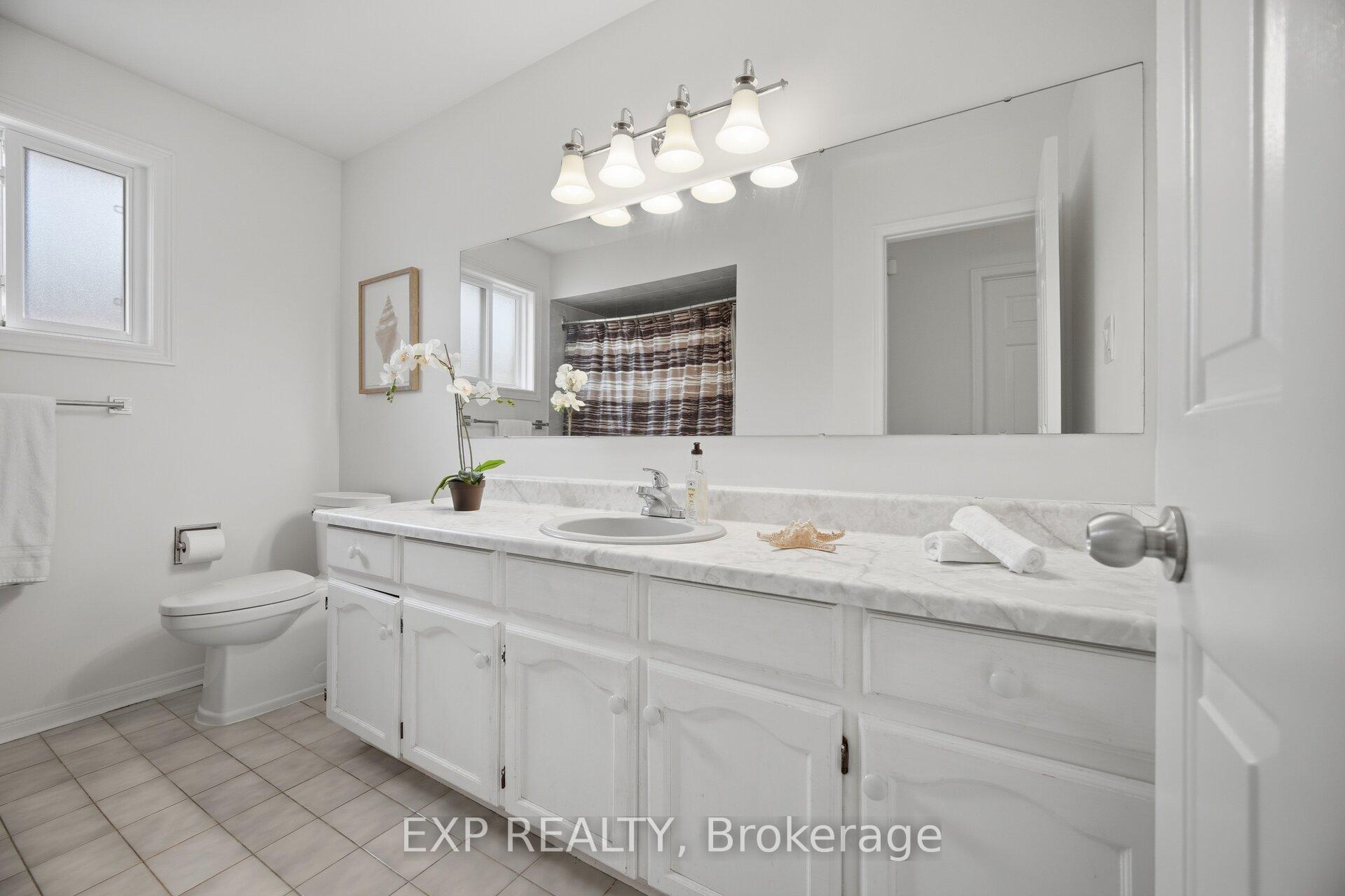 Photo 25 of 70 Embassy Drive, Vaughan, East Woodbridge — HOMEH