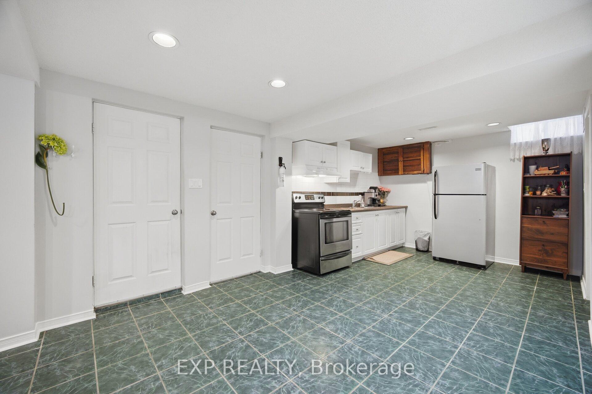 Photo 27 of 70 Embassy Drive, Vaughan, East Woodbridge — HOMEH