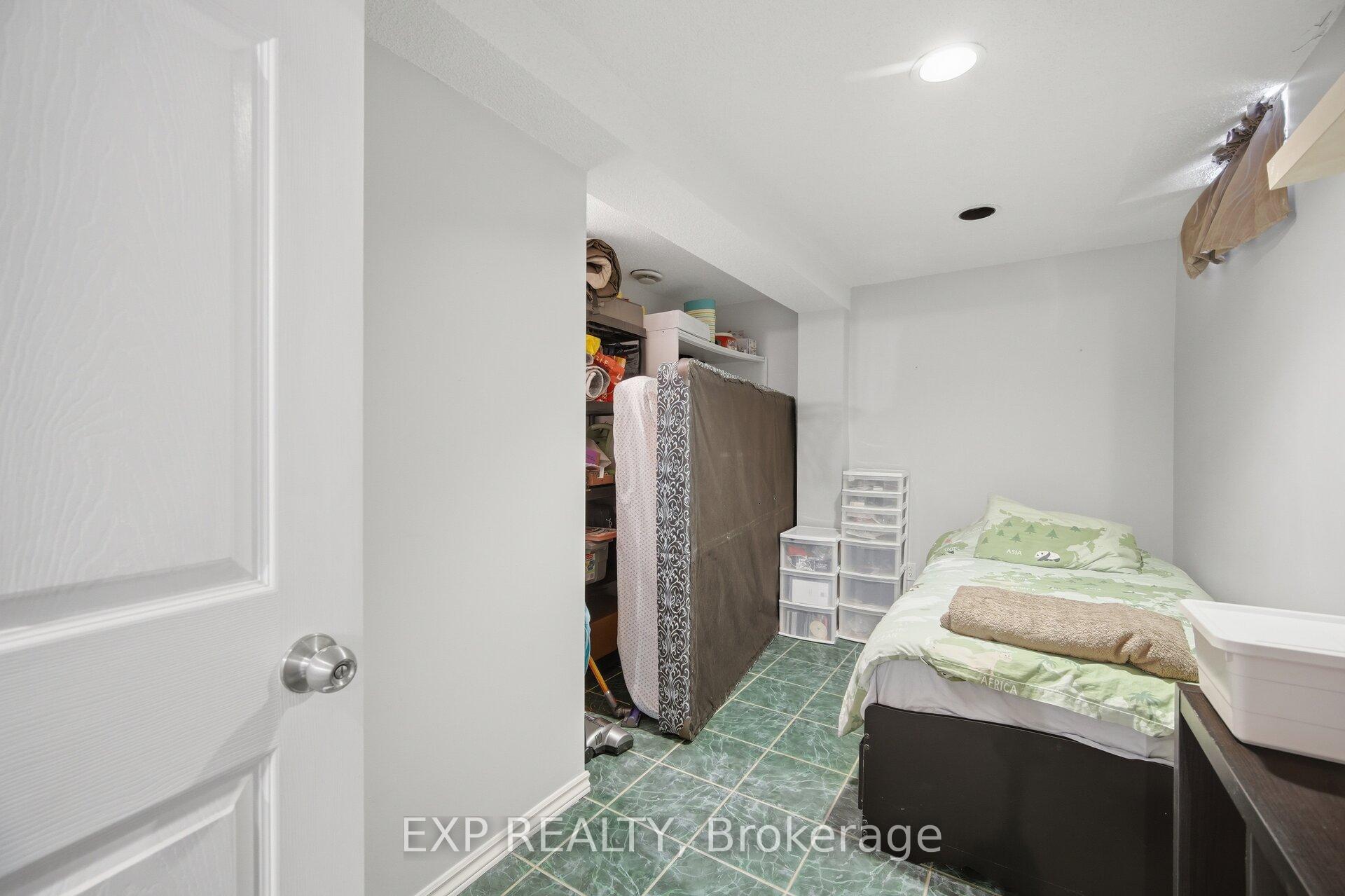 Photo 29 of 70 Embassy Drive, Vaughan, East Woodbridge — HOMEH