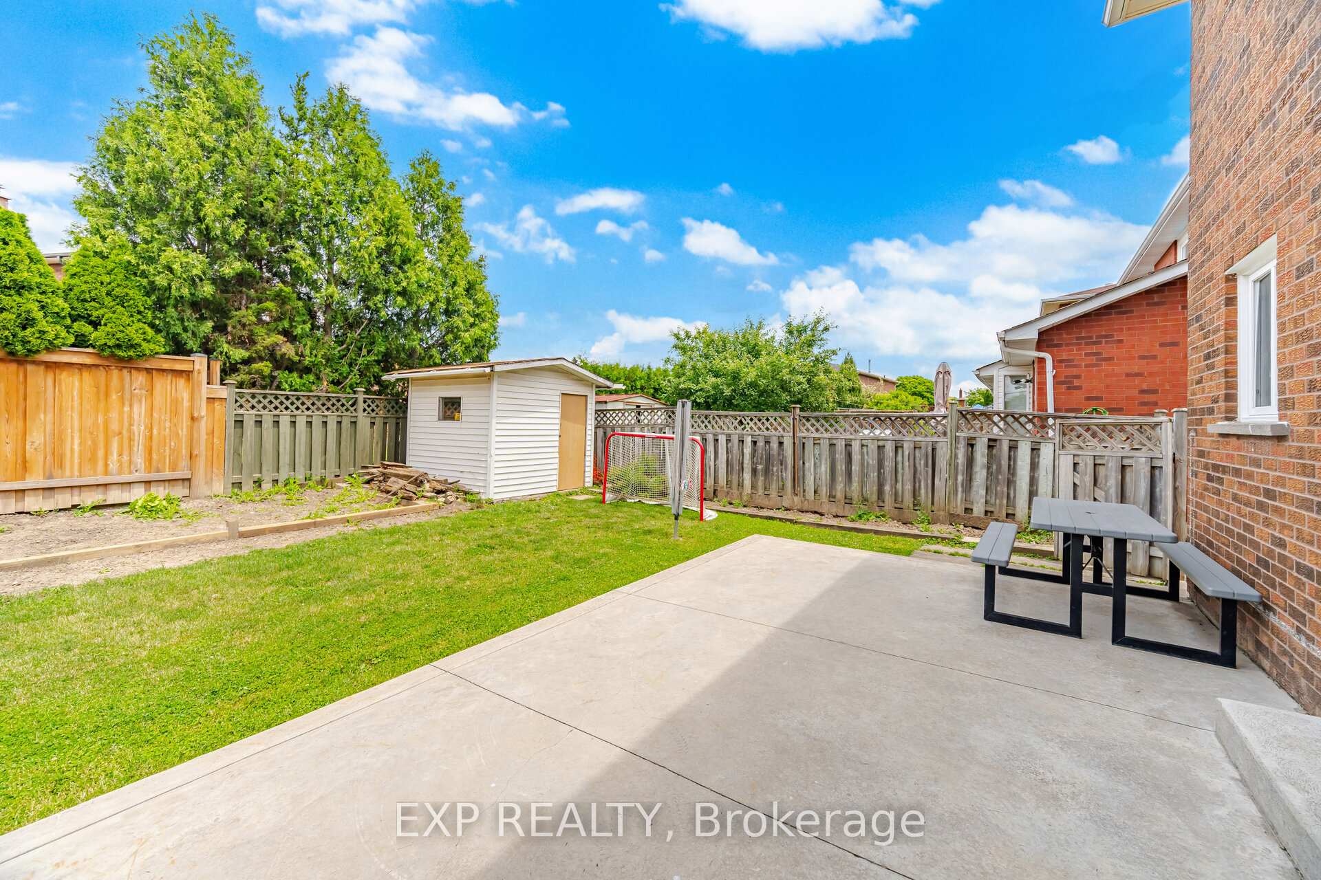Photo 34 of 70 Embassy Drive, Vaughan, East Woodbridge — HOMEH