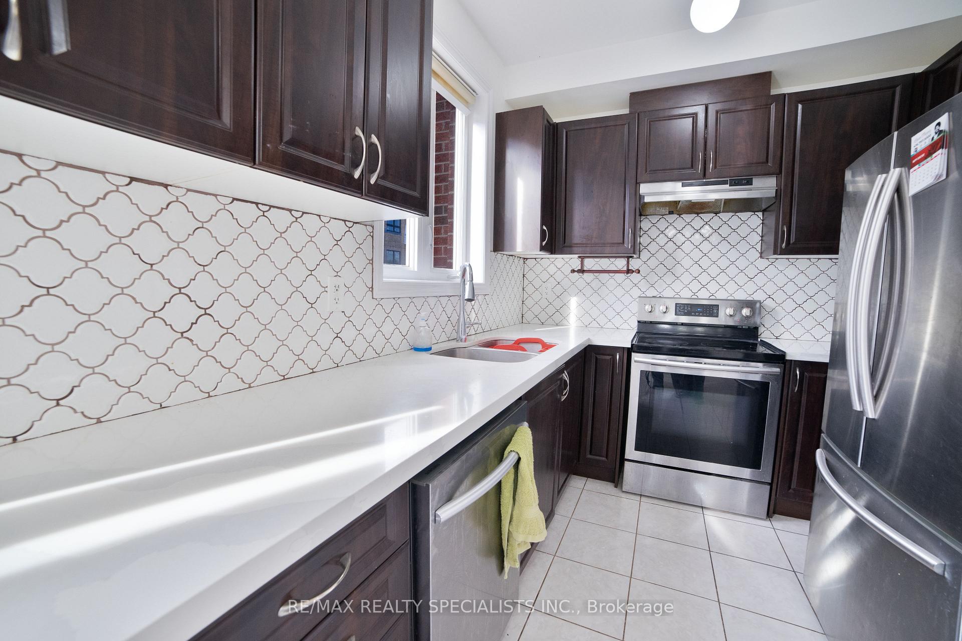 Photo 5 of 52 Kayak Heights, Brampton, Heart Lake East — HOMEH
