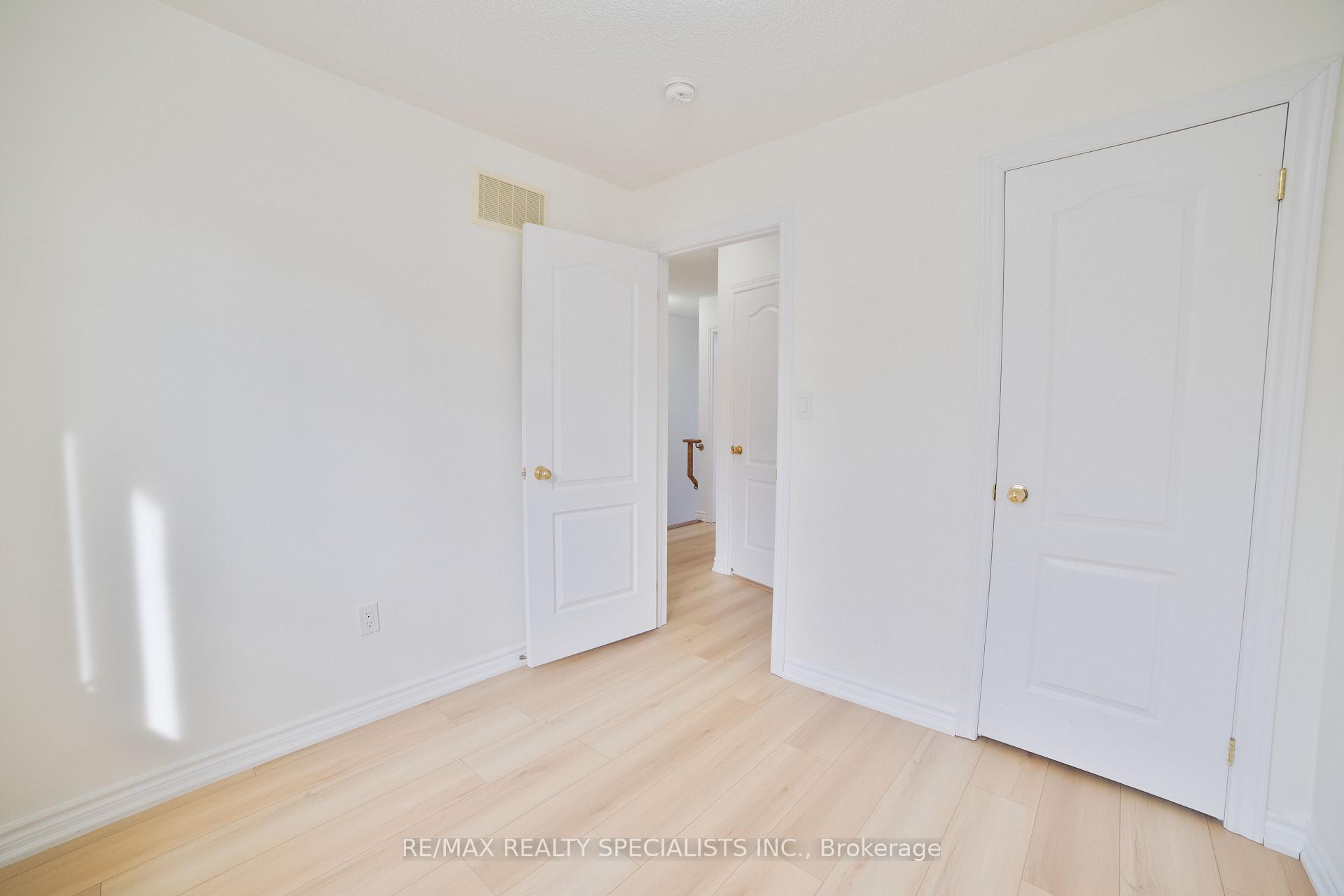 Photo 13 of 52 Kayak Heights, Brampton, Heart Lake East — HOMEH