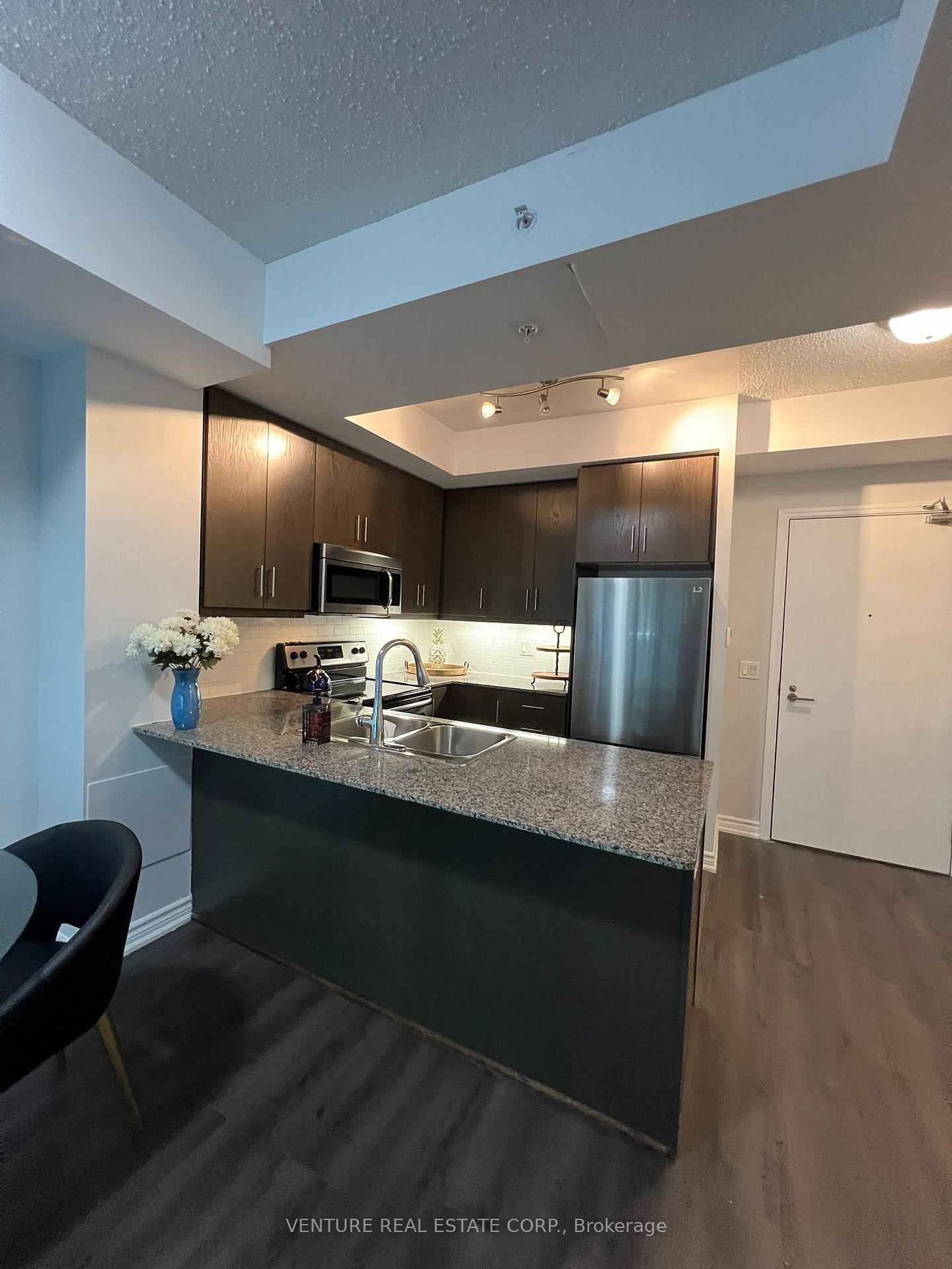 Photo 5 of Unit 718, 15 james finlay Way, North York, Downsview-Roding-CFB — HOMEH