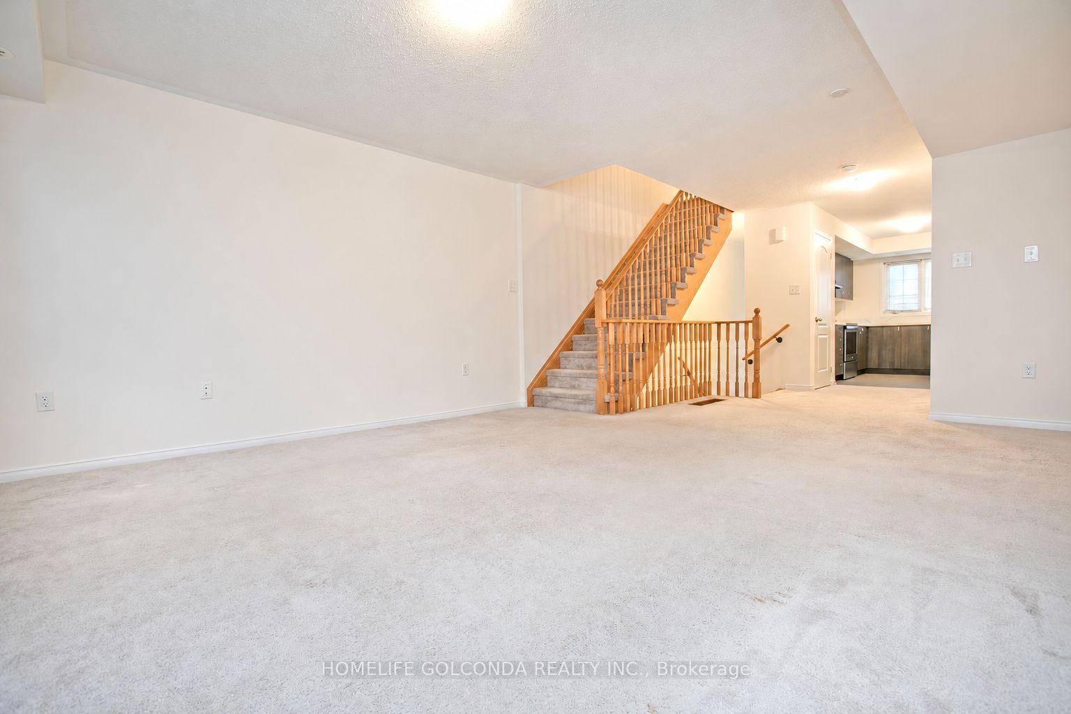 Photo 6 of 2706 Deputy Minister Path, Oshawa, Windfields — HOMEH