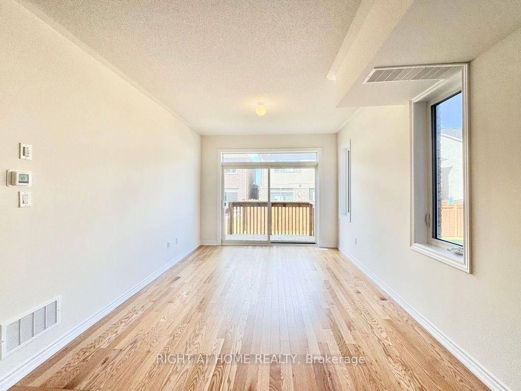 Photo 5 of Unit Main, 16 Bannister Road, Barrie, Rural Barrie Southeast — HOMEH