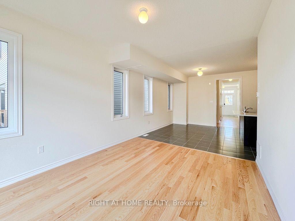 Photo 6 of Unit Main, 16 Bannister Road, Barrie, Rural Barrie Southeast — HOMEH
