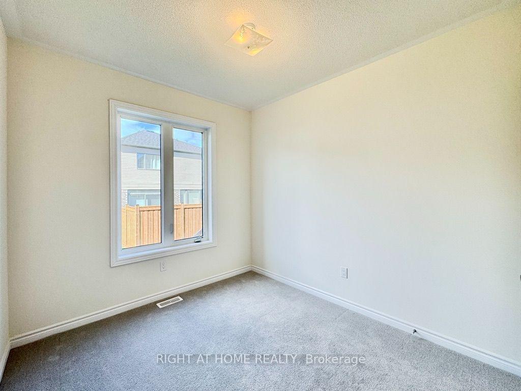 Photo 8 of Unit Main, 16 Bannister Road, Barrie, Rural Barrie Southeast — HOMEH