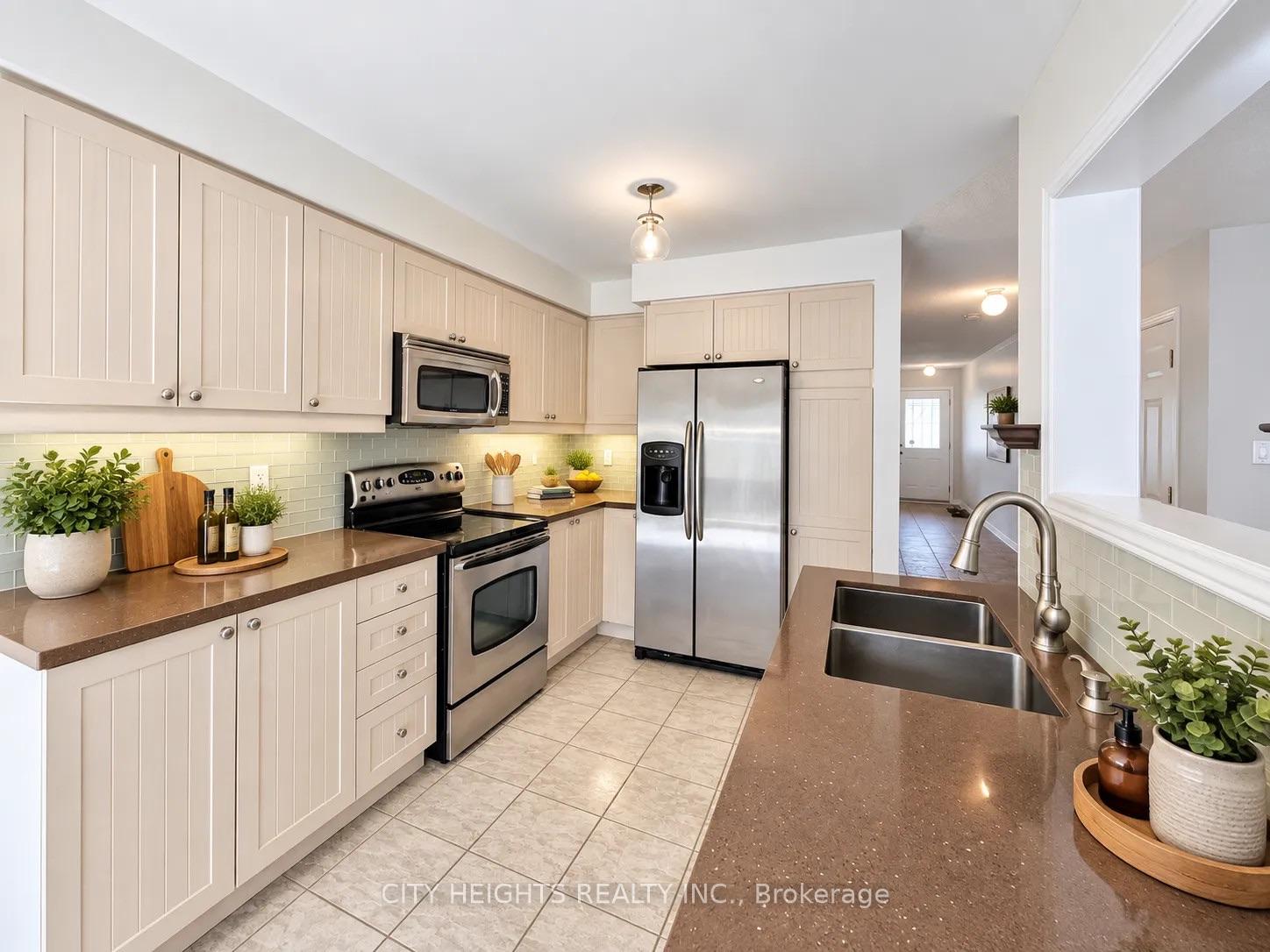 Photo 3 of 19 Sivyer Crescent, Ajax, Northeast Ajax — HOMEH