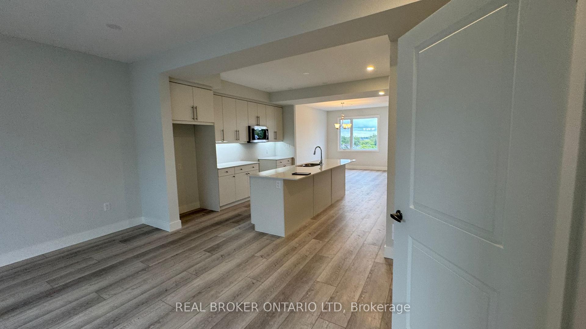 Photo 3 of Unit 44, 925 Deveron Crescent, London, South J — HOMEH