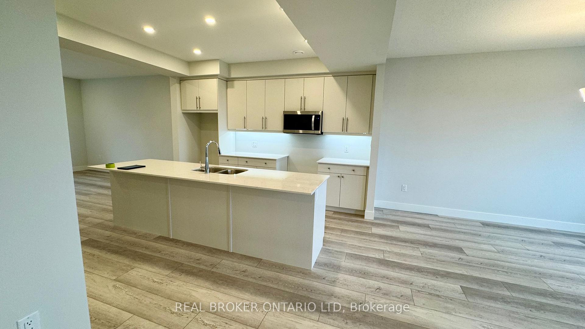 Photo 4 of Unit 44, 925 Deveron Crescent, London, South J — HOMEH