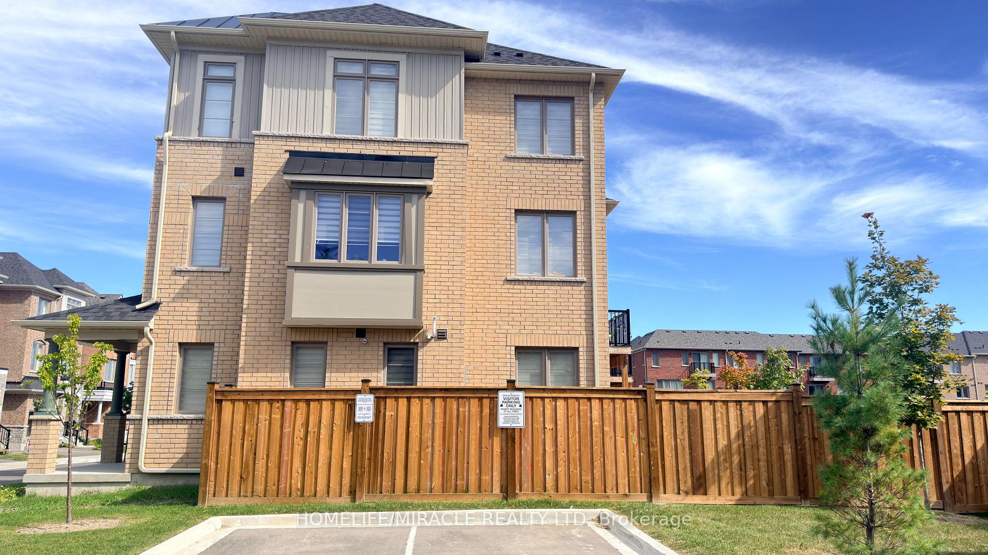 Photo 4 of 21 Nautical Way, Whitby, Port Whitby — HOMEH