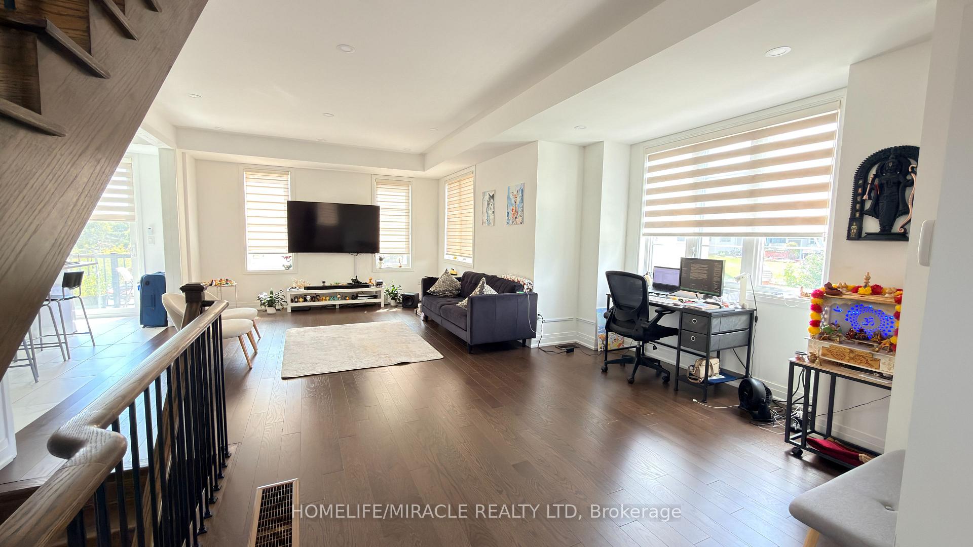 Photo 9 of 21 Nautical Way, Whitby, Port Whitby — HOMEH