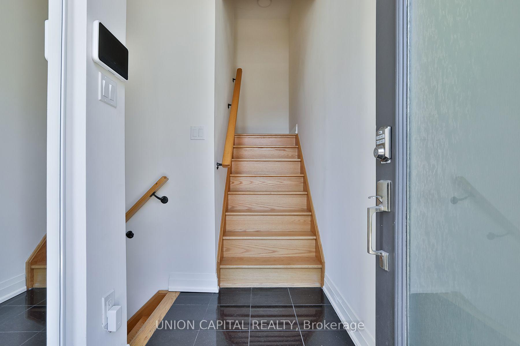Photo 2 of 46 William Saville Street, Markham, Unionville — HOMEH