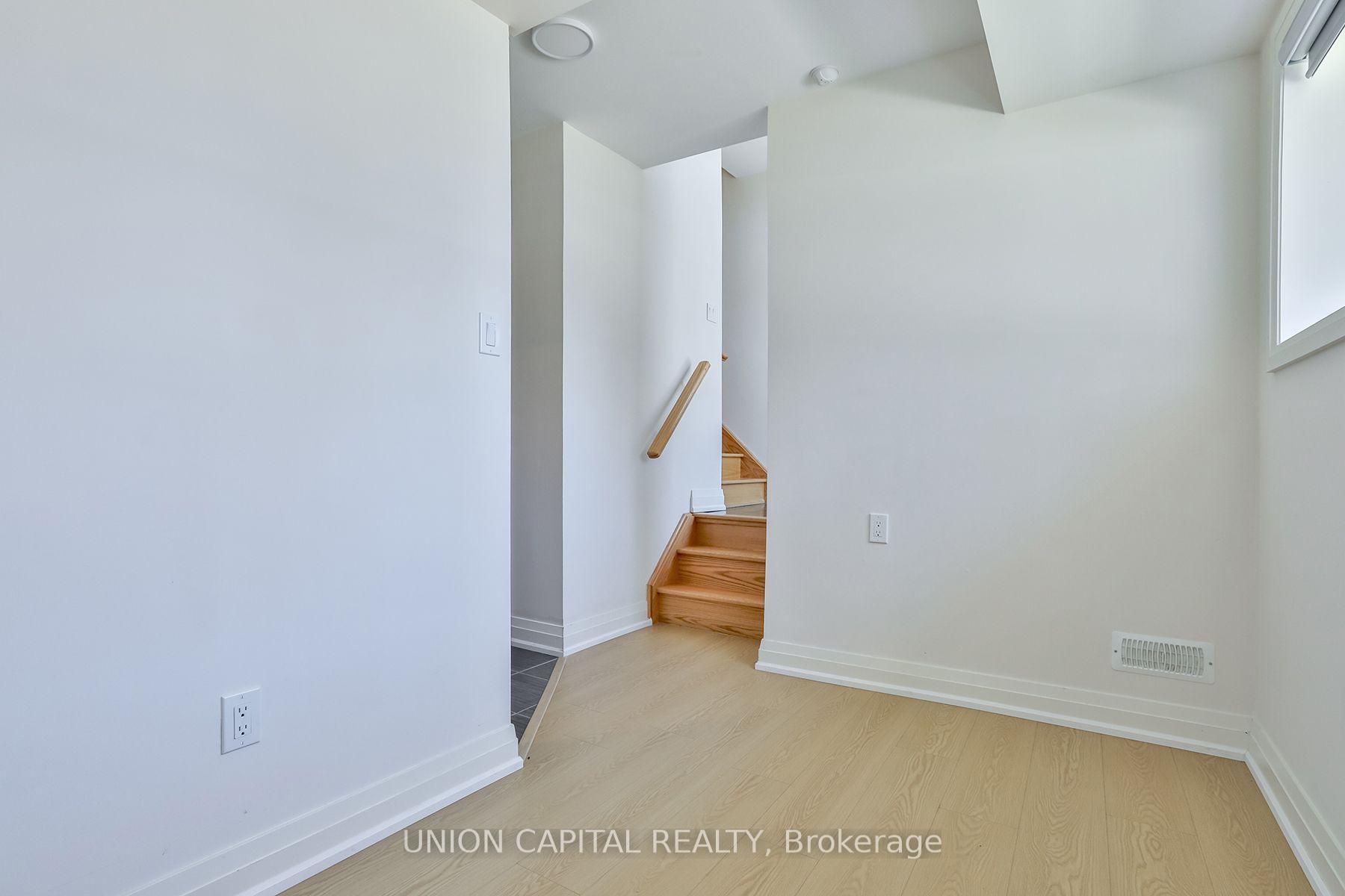Photo 4 of 46 William Saville Street, Markham, Unionville — HOMEH