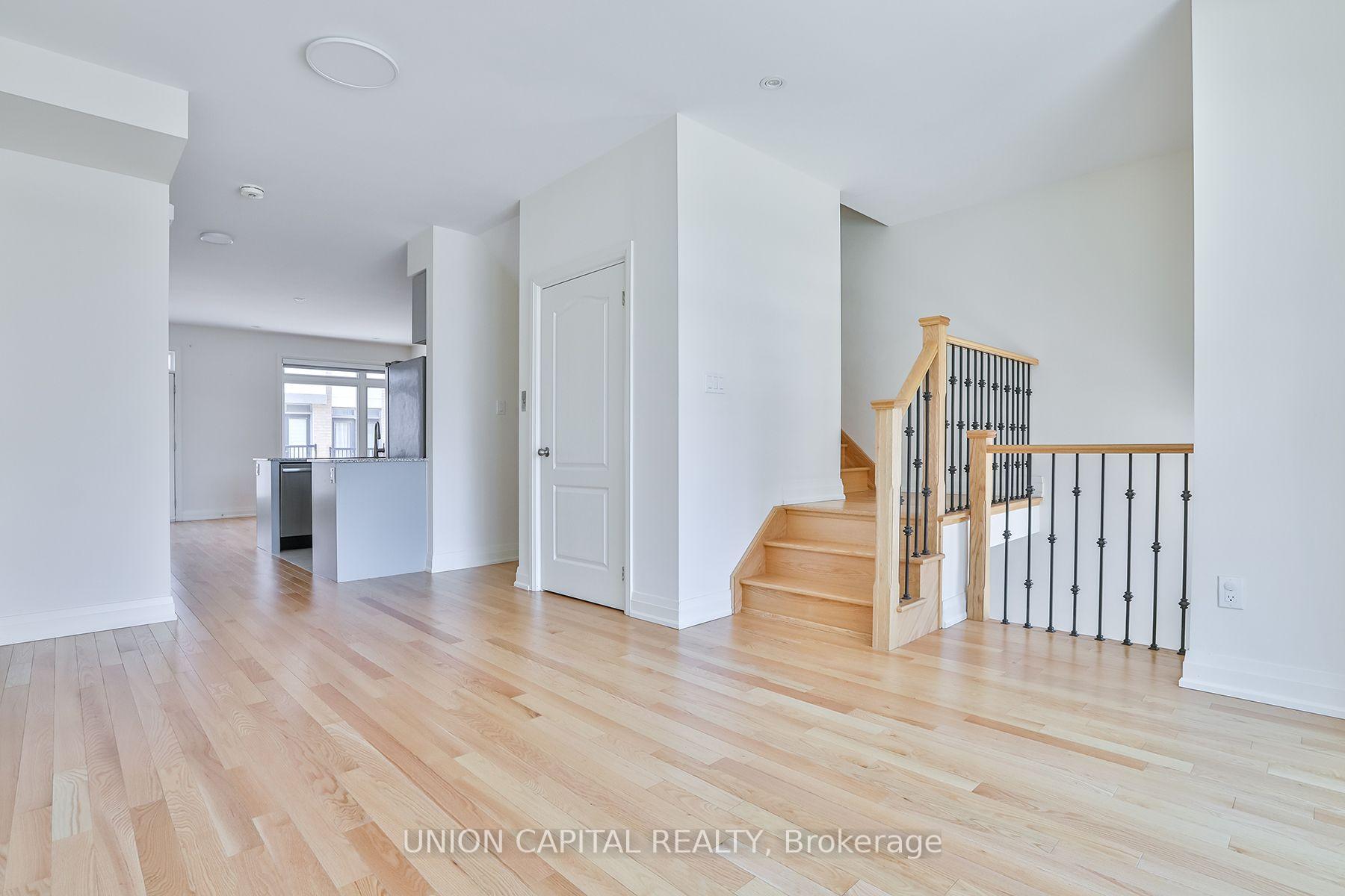 Photo 5 of 46 William Saville Street, Markham, Unionville — HOMEH