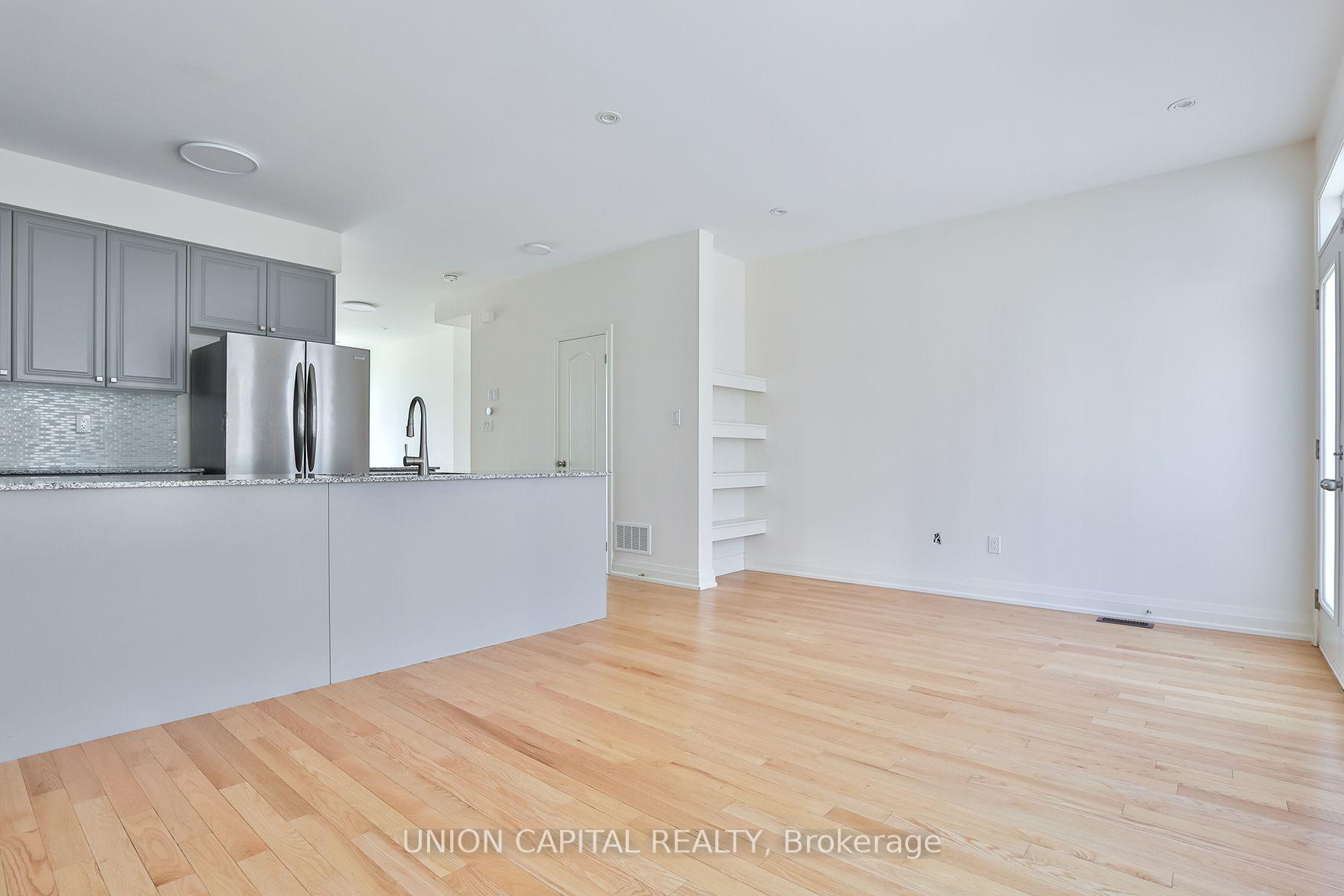 Photo 9 of 46 William Saville Street, Markham, Unionville — HOMEH
