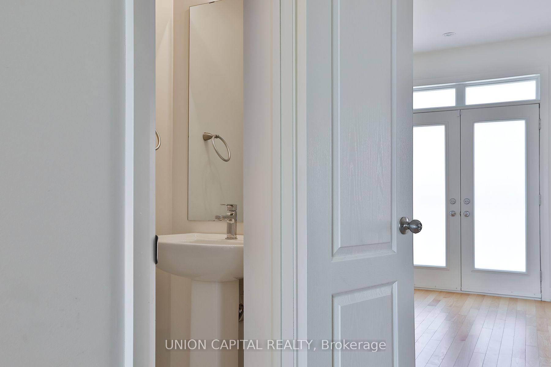 Photo 11 of 46 William Saville Street, Markham, Unionville — HOMEH