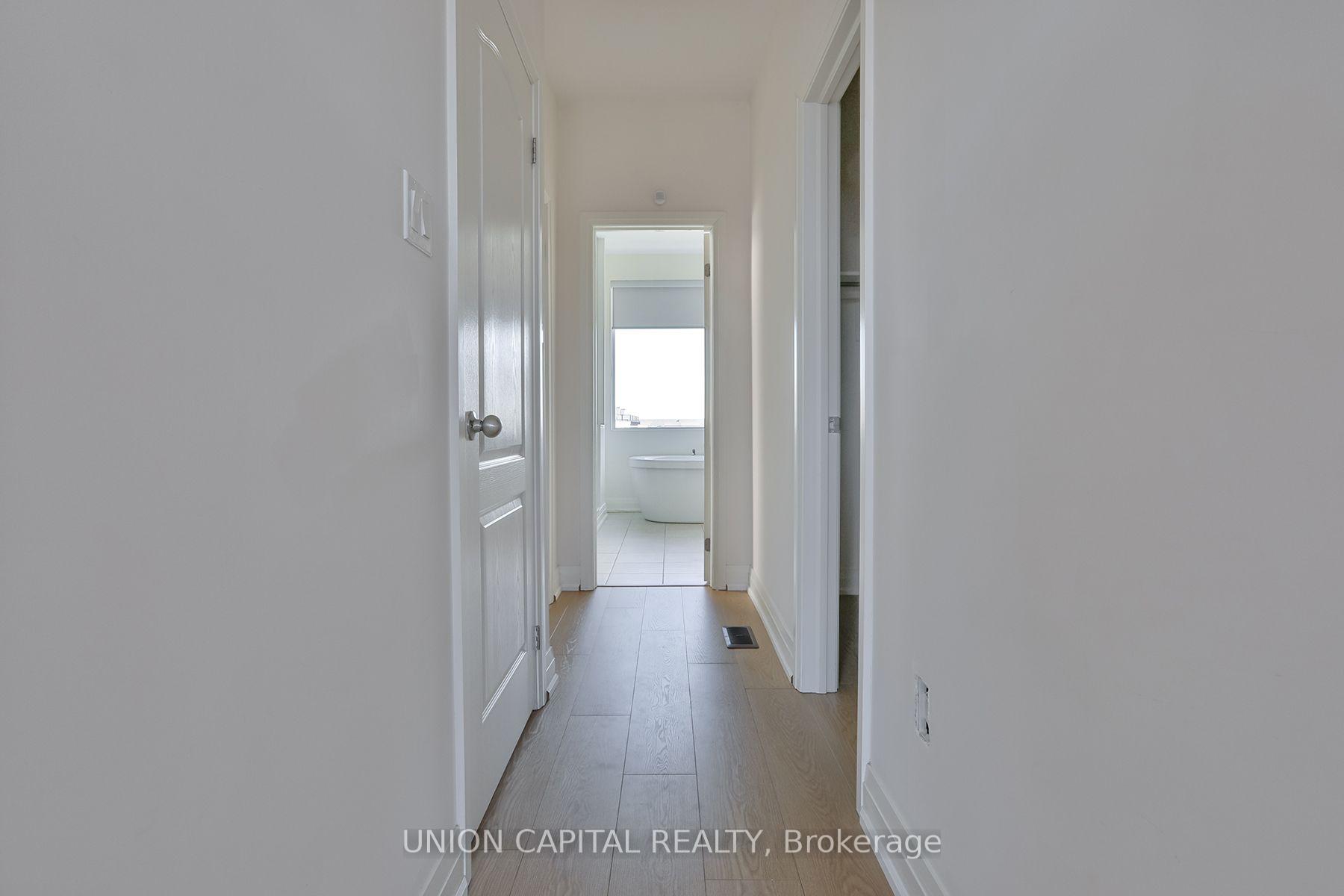 Photo 24 of 46 William Saville Street, Markham, Unionville — HOMEH