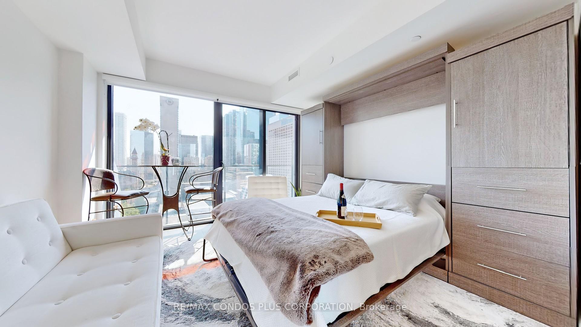 Photo of Unit 1809, 215 Queen Street W