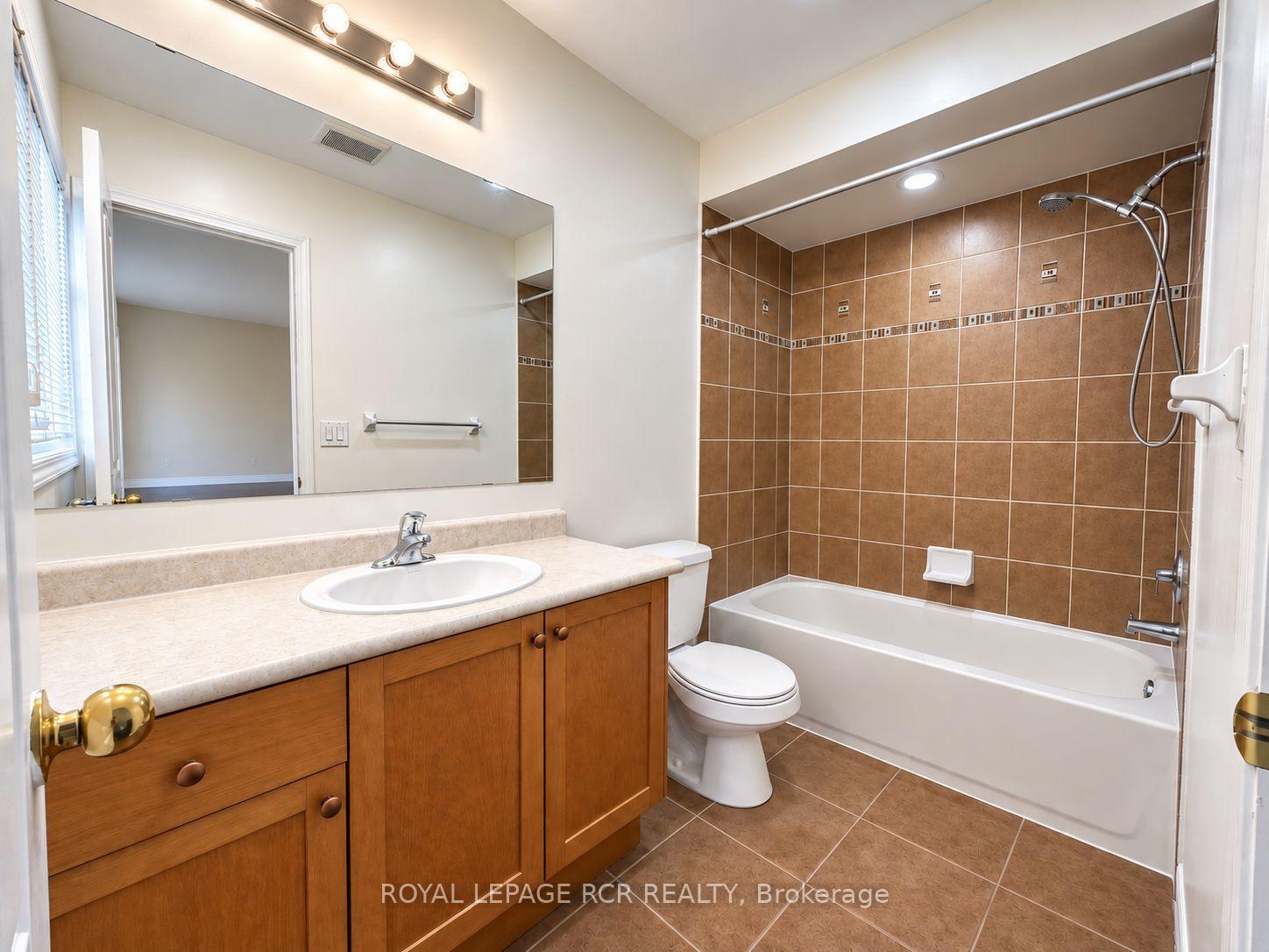 Photo 22 of 86 Tarquini Crescent, Caledon, Bolton West — HOMEH