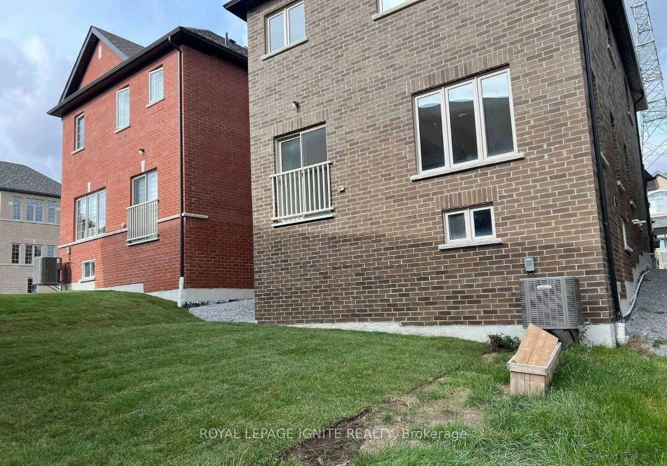 Photo 41 of 1151 Skyridge Boulevard, Pickering, Rural Pickering — HOMEH